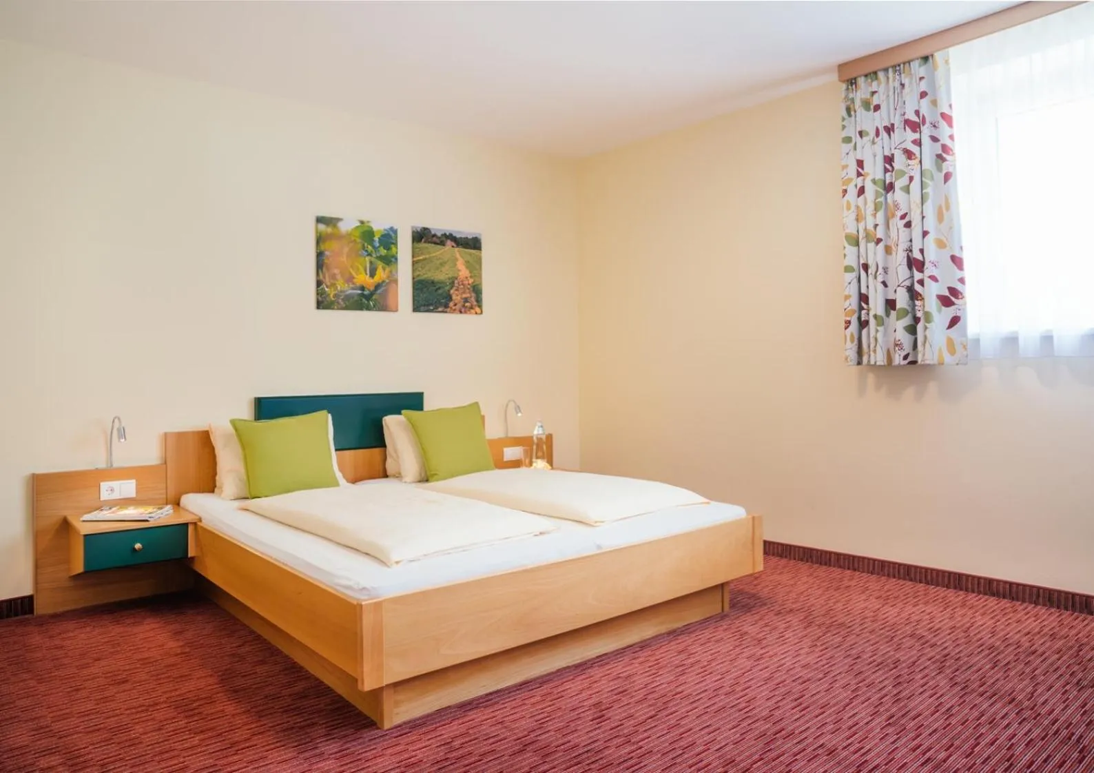 Photo of the whole room, Bed in Gasthof Martinhof