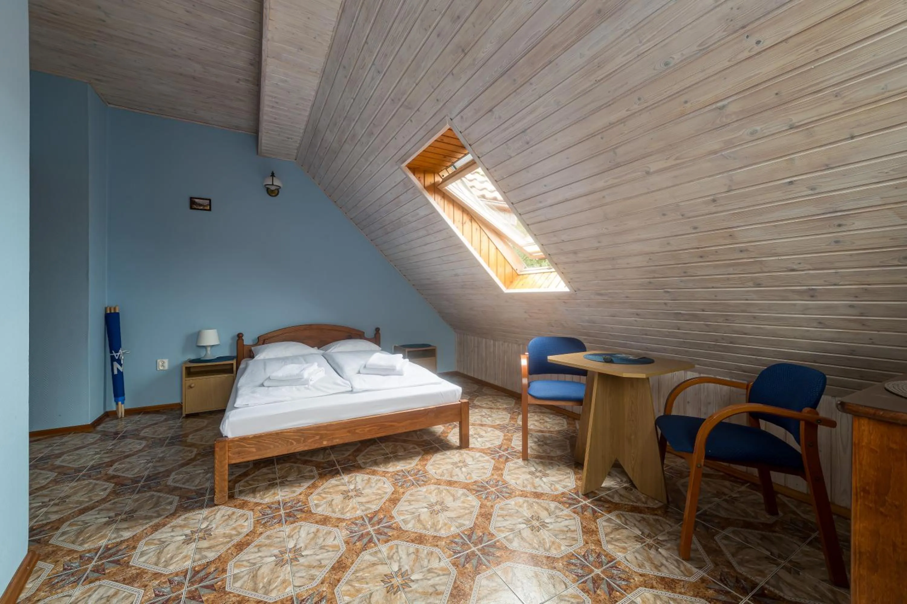 Bed in Willa Marlin