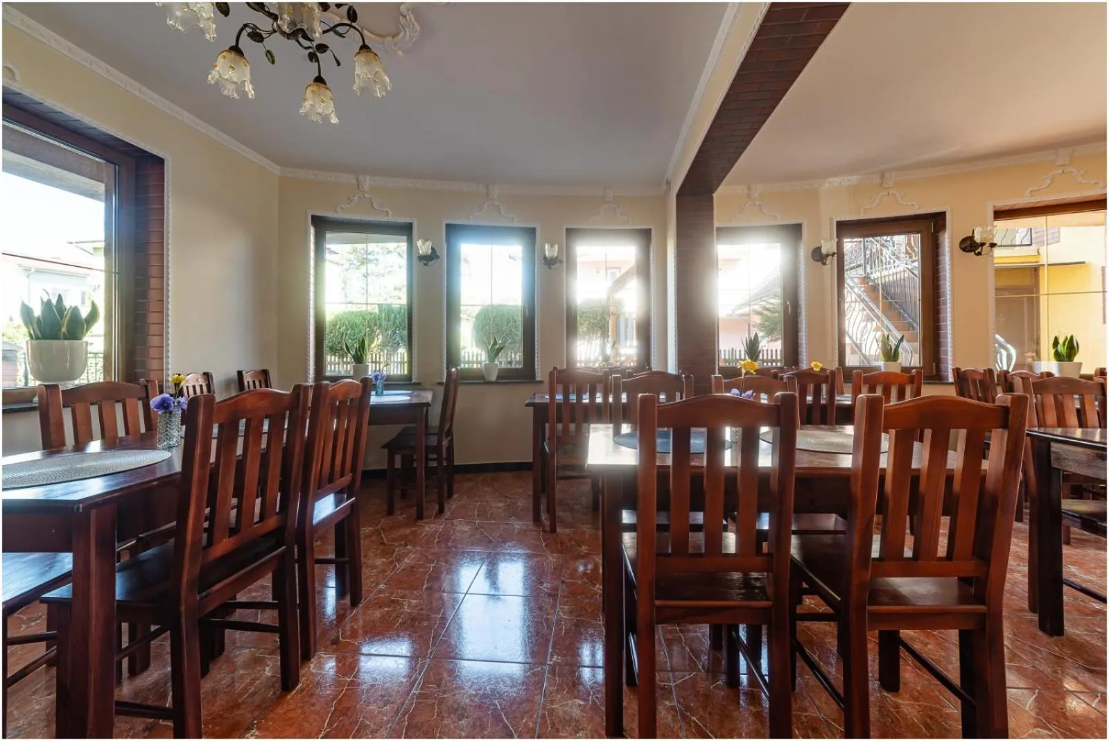 Dining area in Willa Marlin