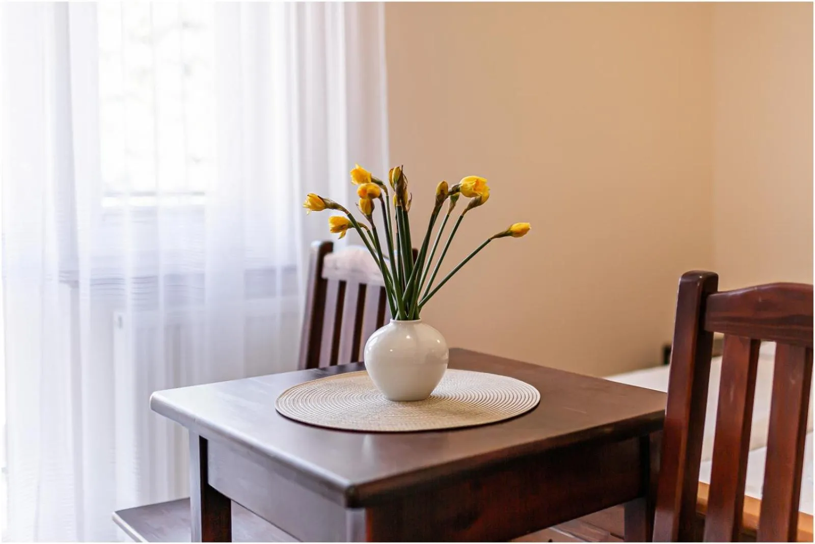 Seating area in Willa Marlin