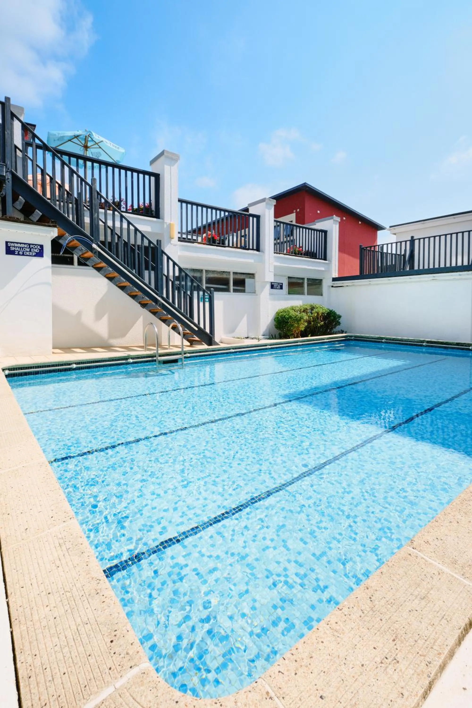 Patio in The Kilbirnie Hotel