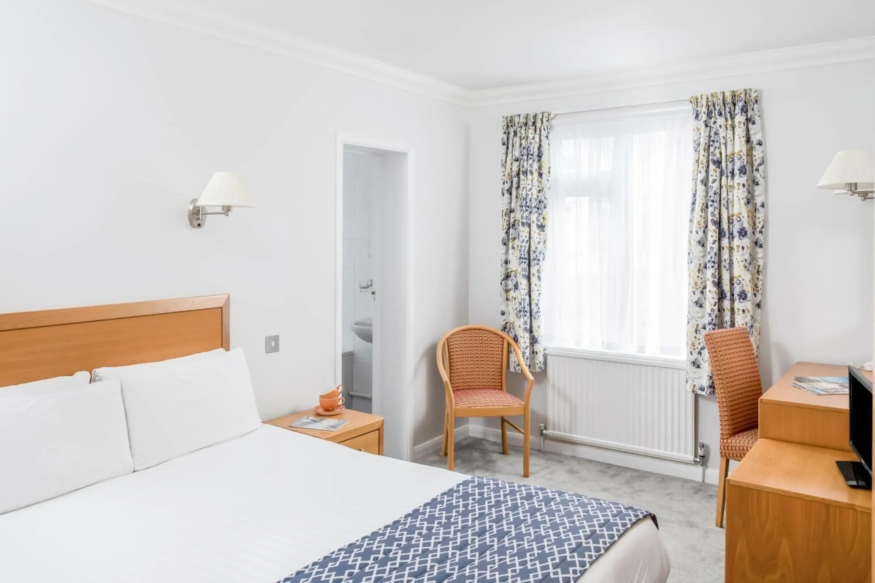 Double Room in The Kilbirnie Hotel Double Room in The Kilbirnie Hotel