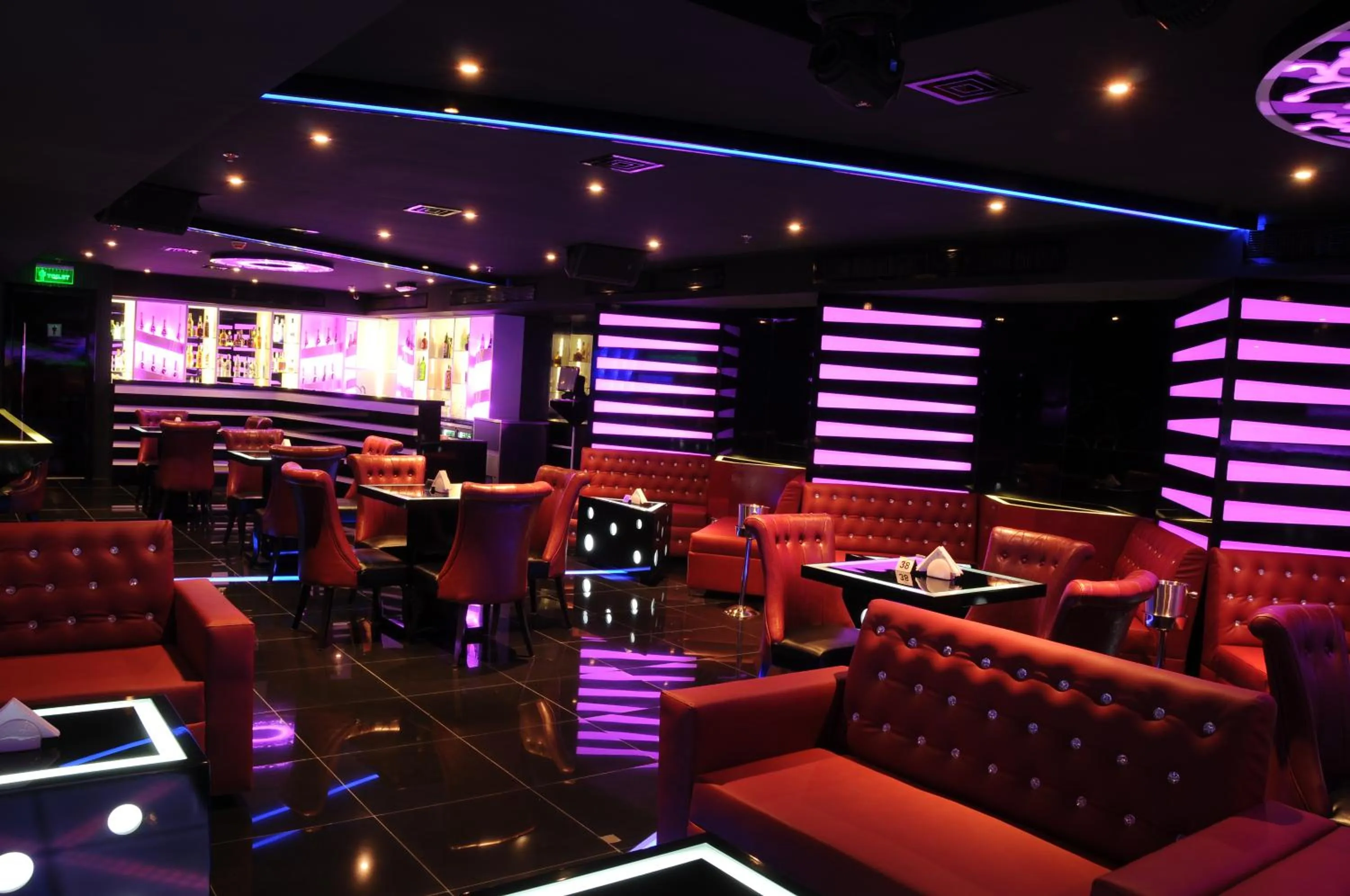 Food and drinks in Holiday Bahrain Hotel