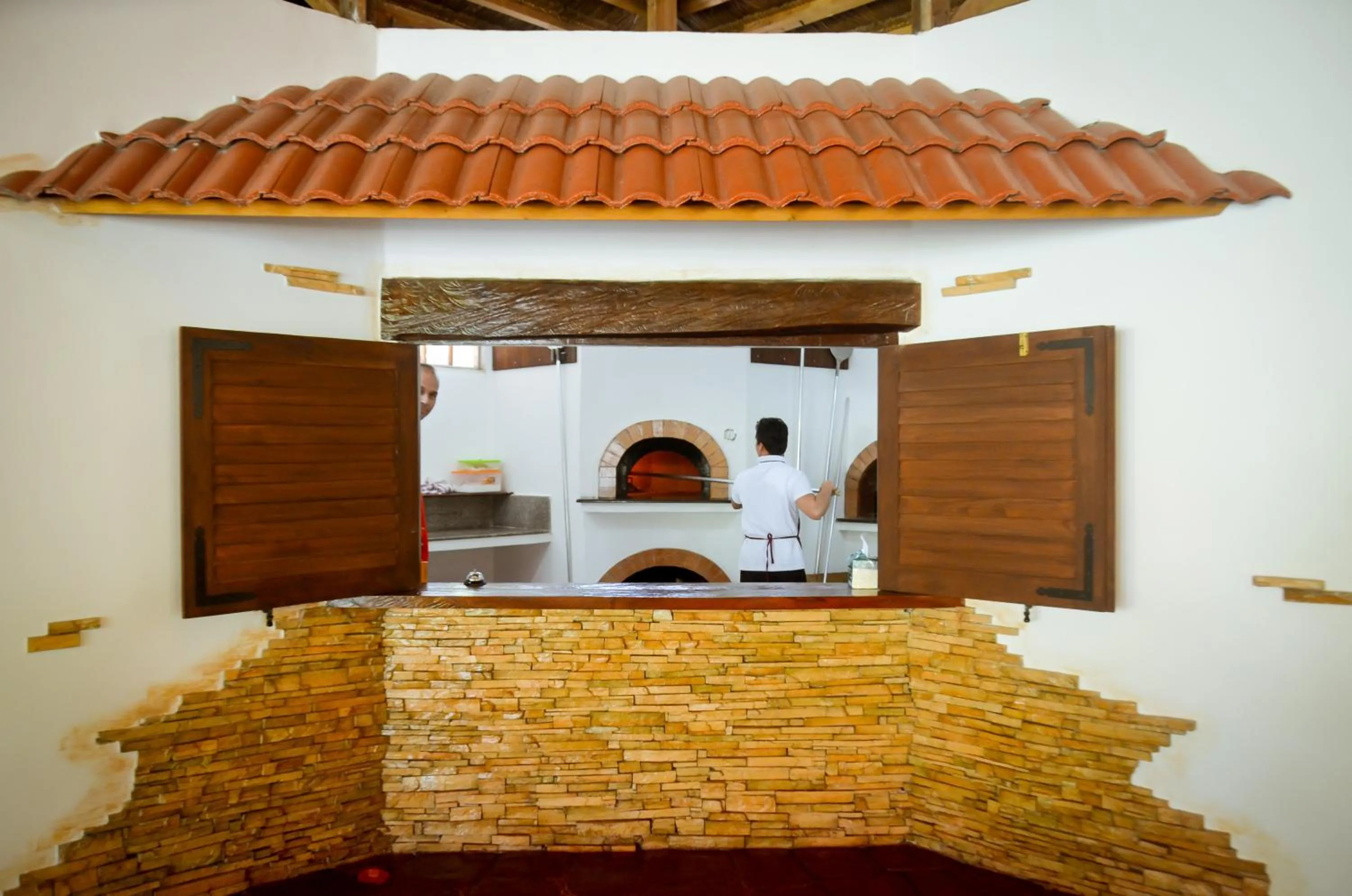 Restaurant/places to eat in Vanilla Sky Dive Resort