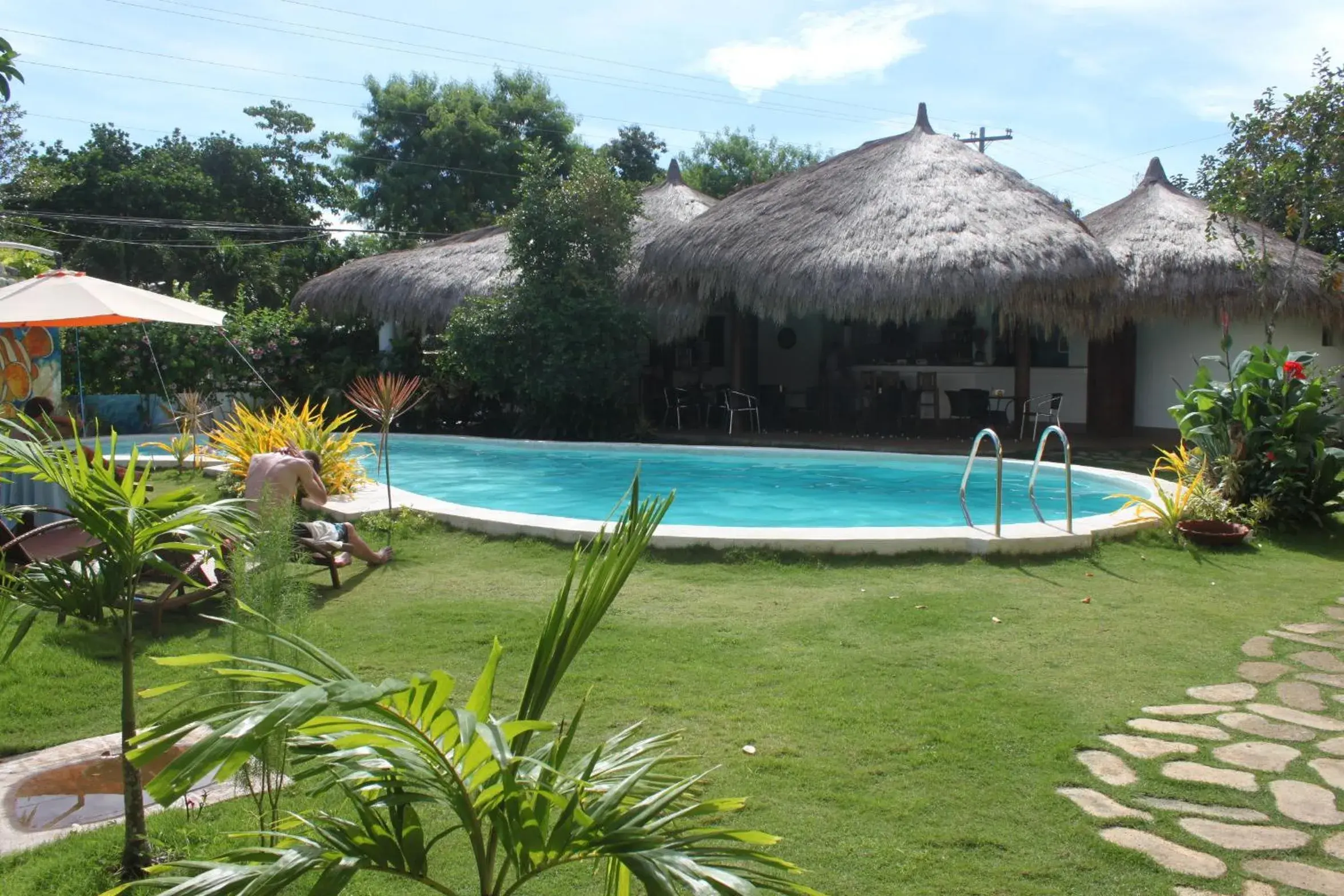 Swimming pool in Vanilla Sky Dive Resort Swimming pool in Vanilla Sky Dive Resort