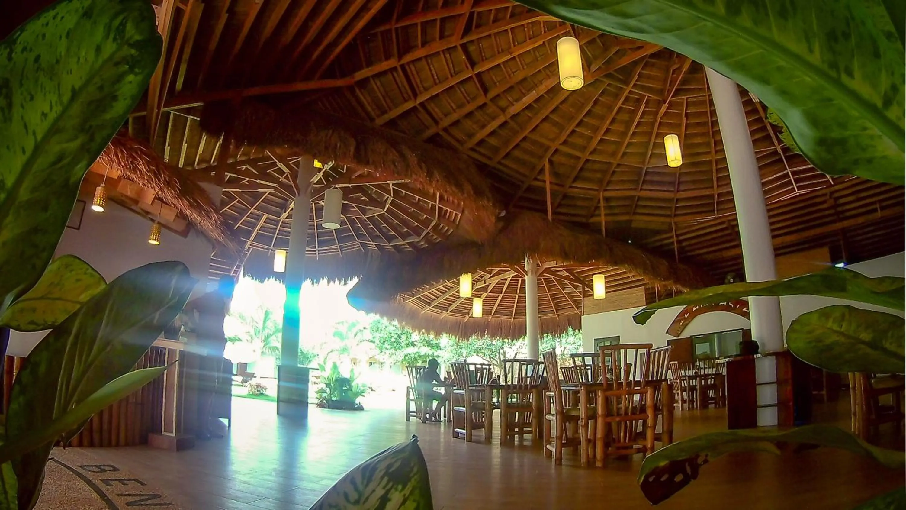 Restaurant/places to eat in Vanilla Sky Dive Resort