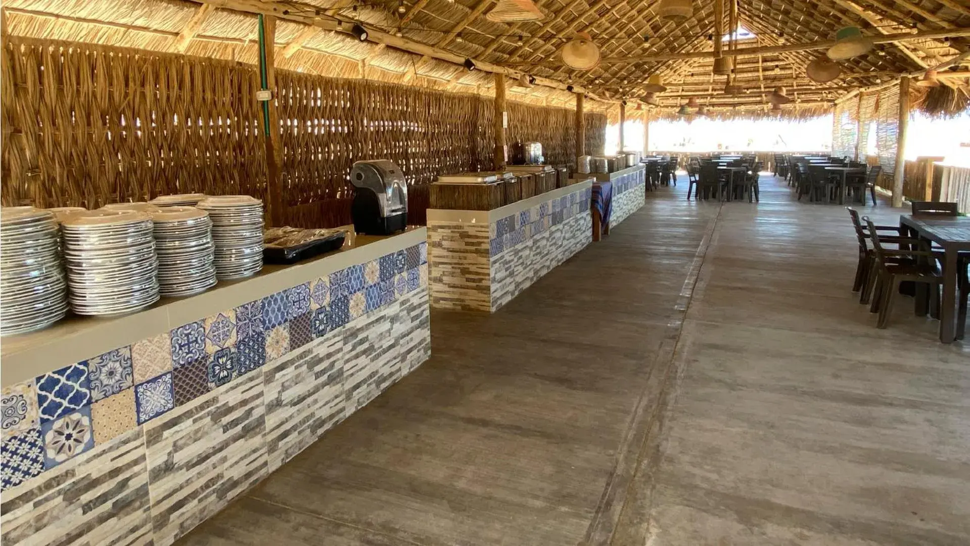 Restaurant/places to eat in Hotel Wayira Beach Restaurant/places to eat in Hotel Wayira Beach