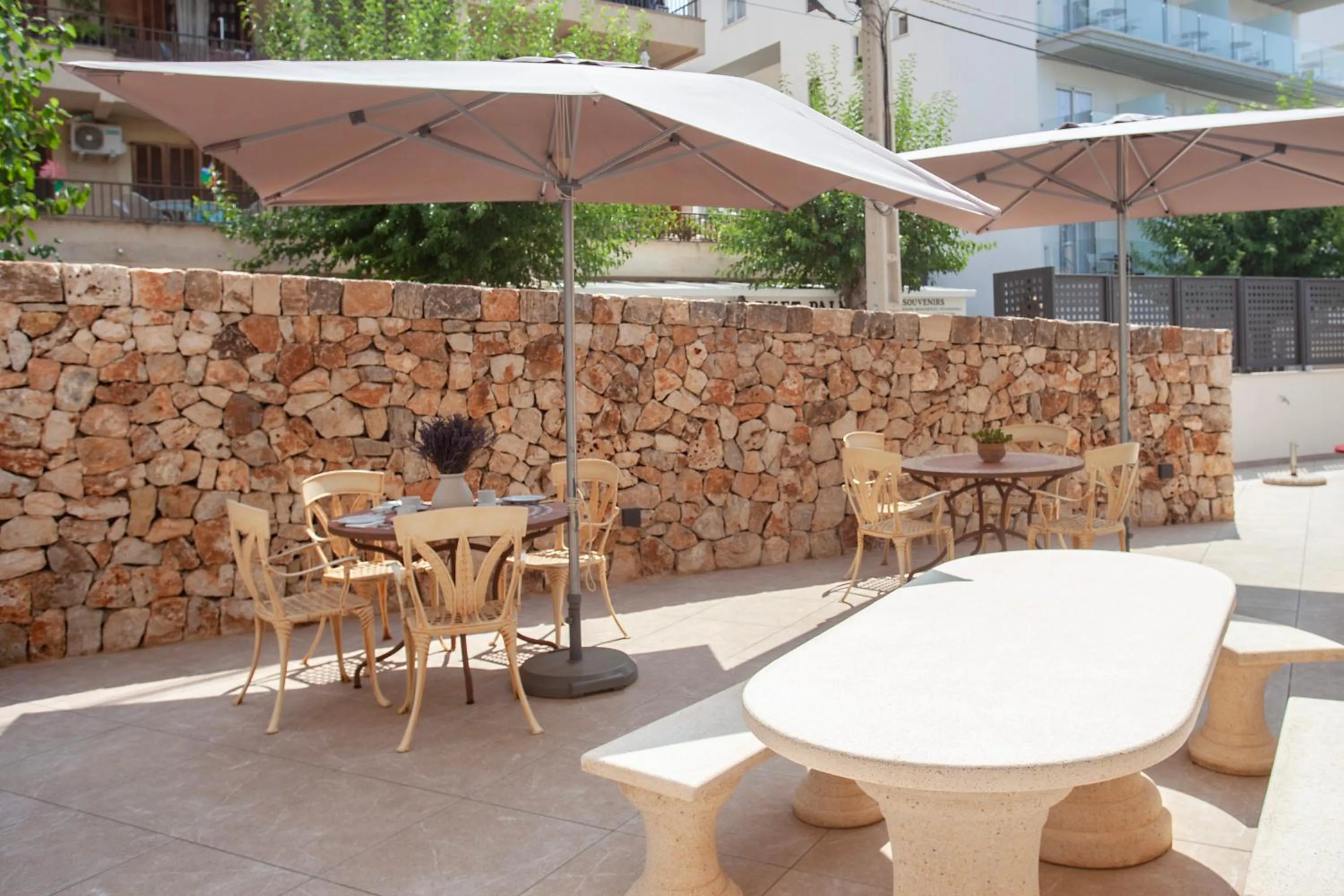 Balcony/Terrace in Hostal Residencia Sutimar