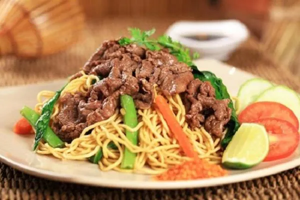 Restaurant/places to eat in Ha Trinh Hotel