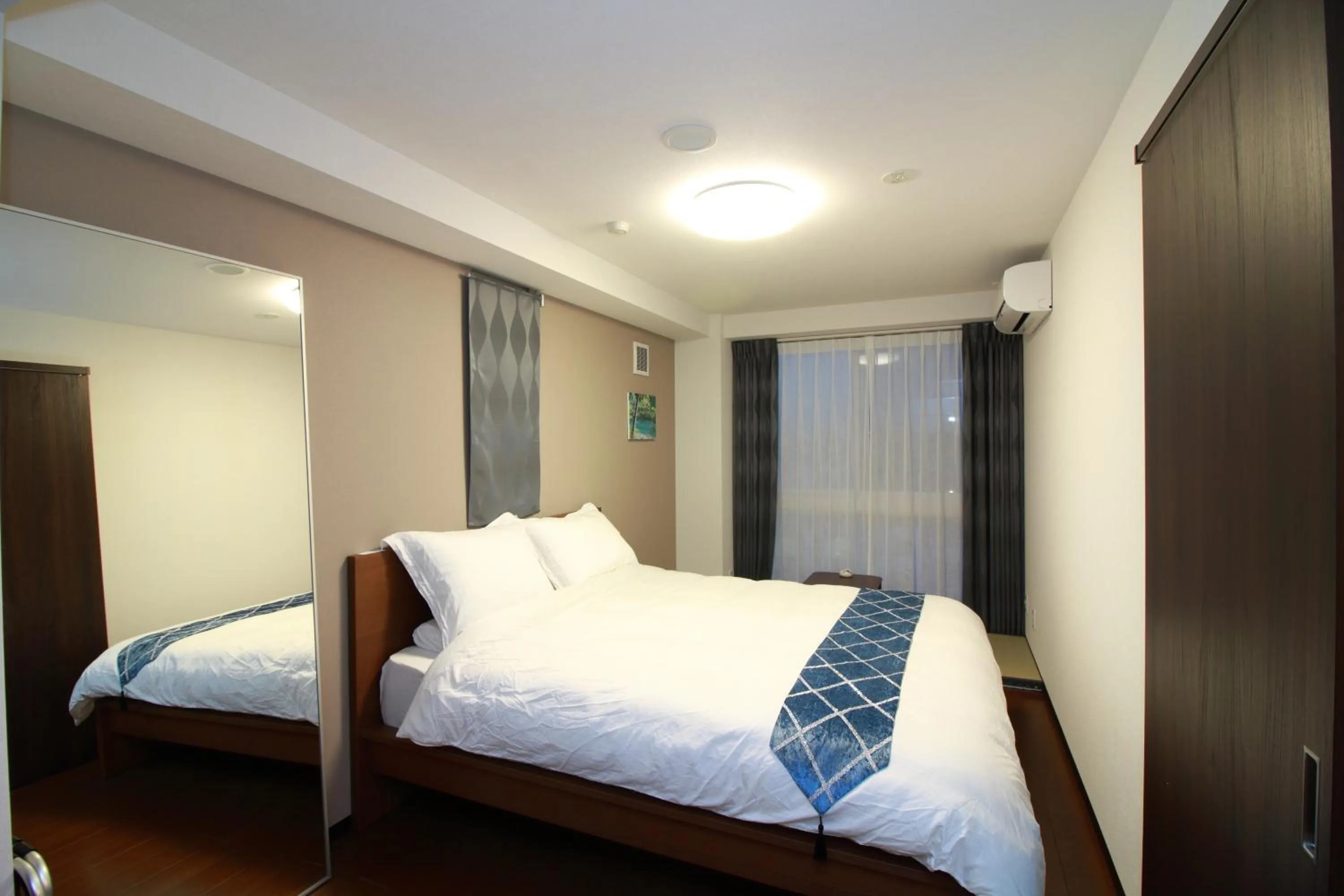 Bedroom, Bed in W&M House