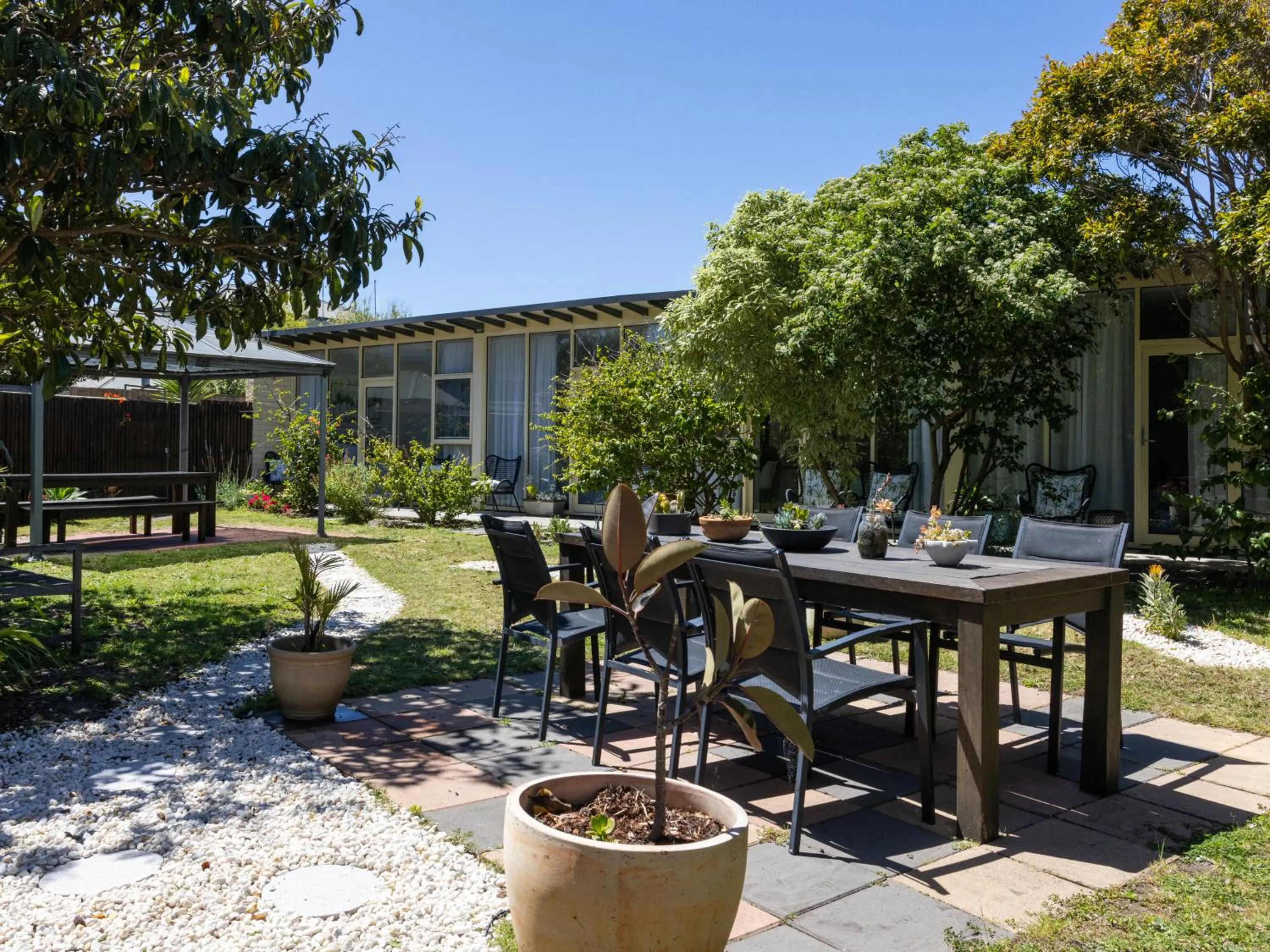 Peninsula Beach Motel