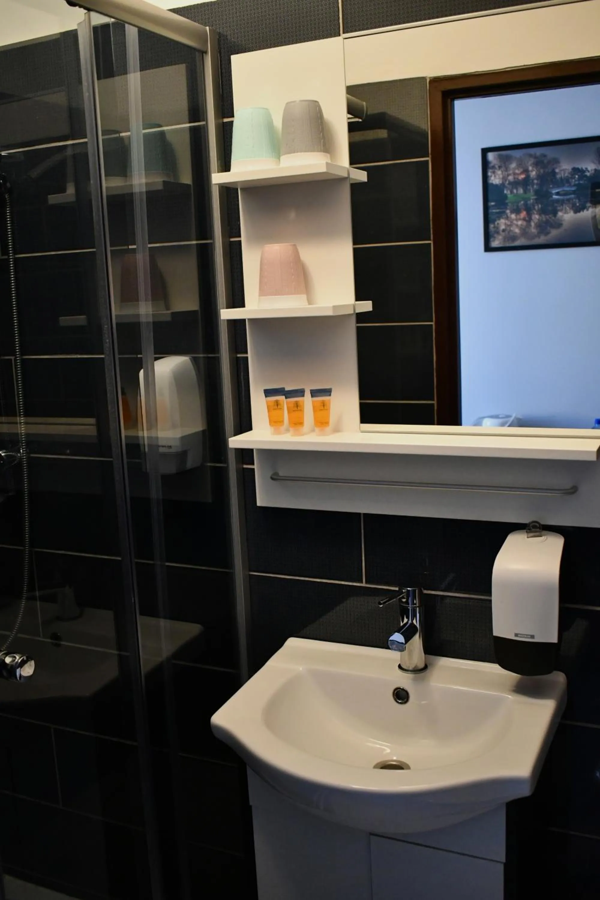 Bathroom in BedRooms Piotrkowska 64