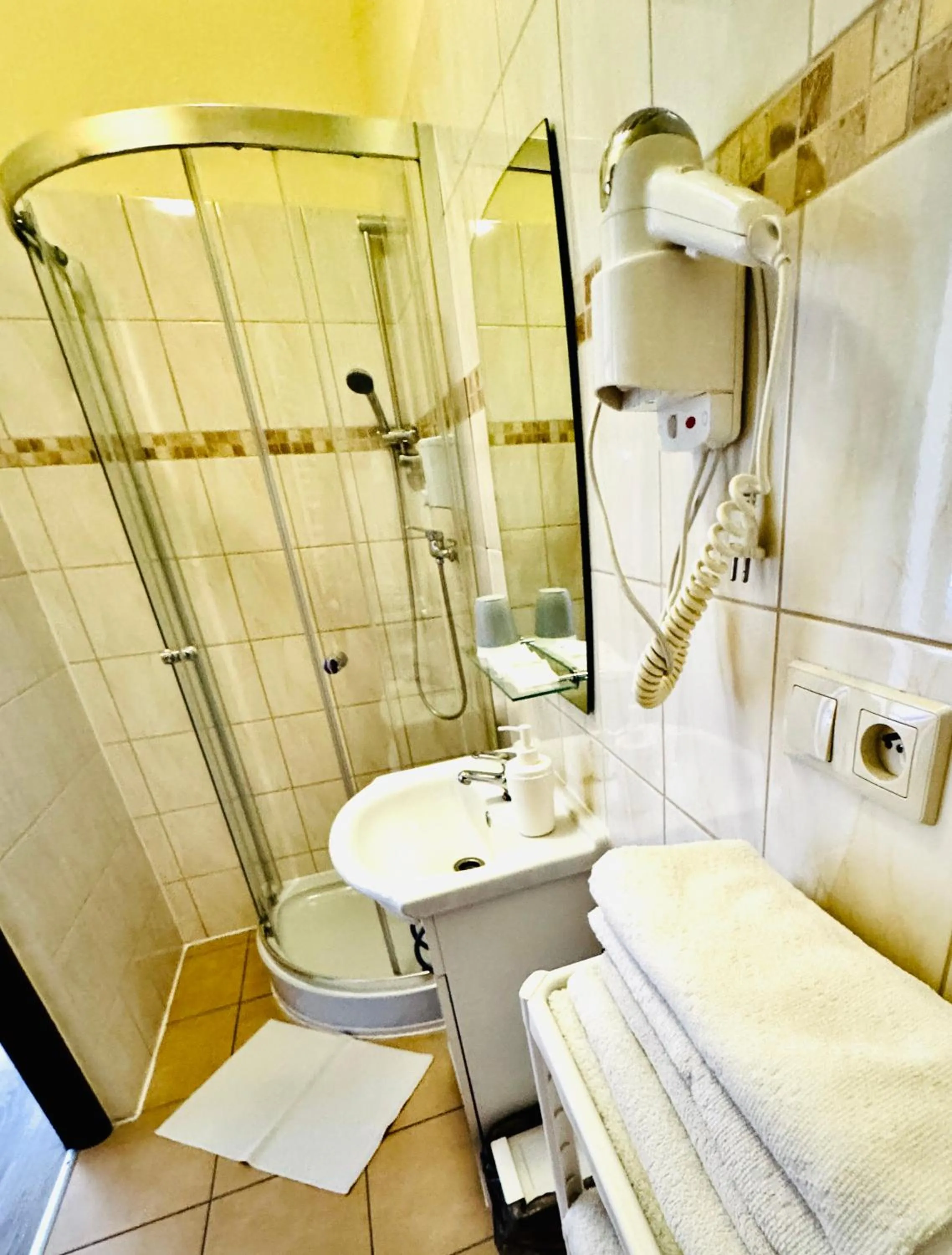 Toilet in BedRooms Piotrkowska 64