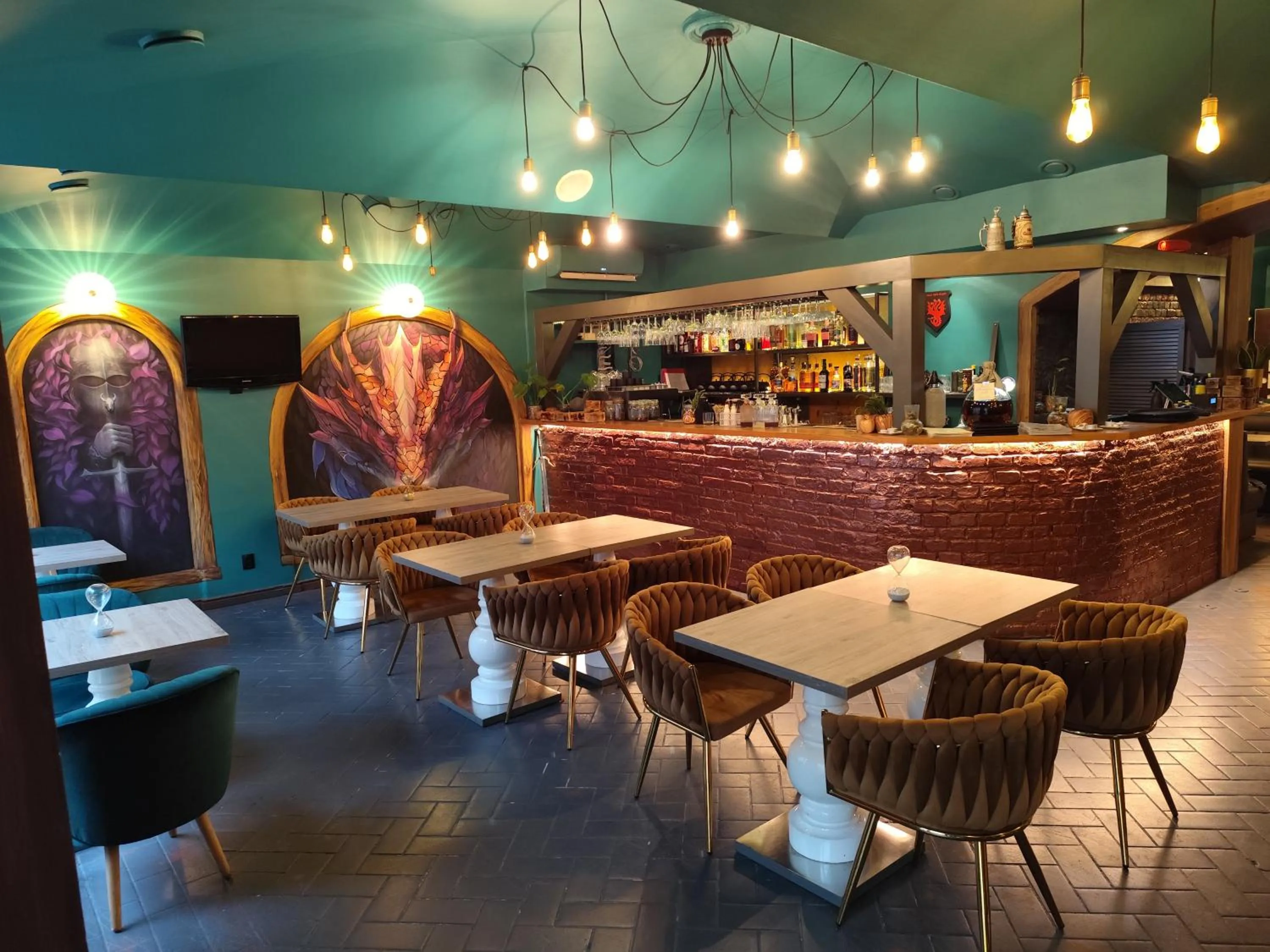 Restaurant/places to eat in BedRooms Piotrkowska 64