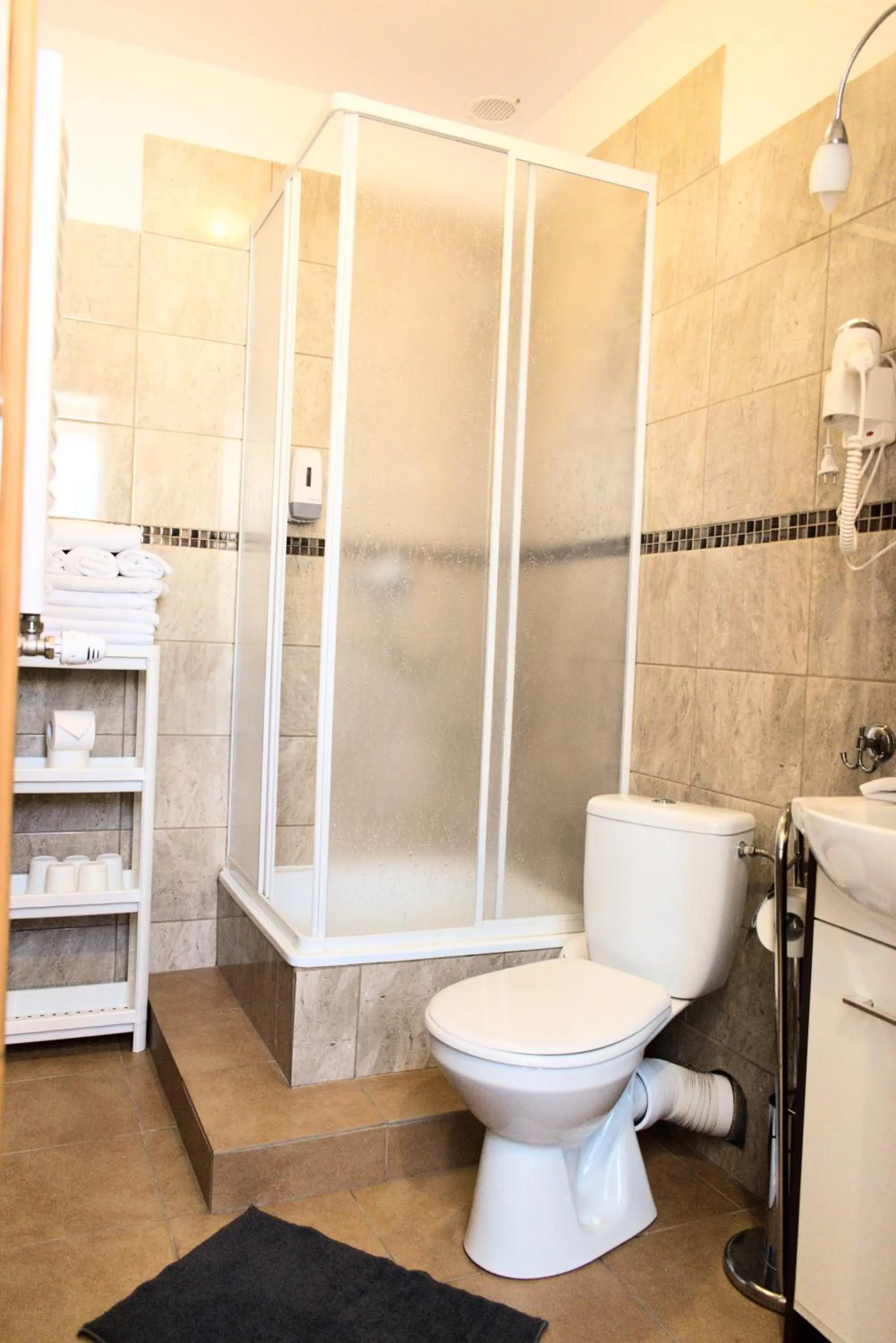 Bathroom in BedRooms Piotrkowska 64