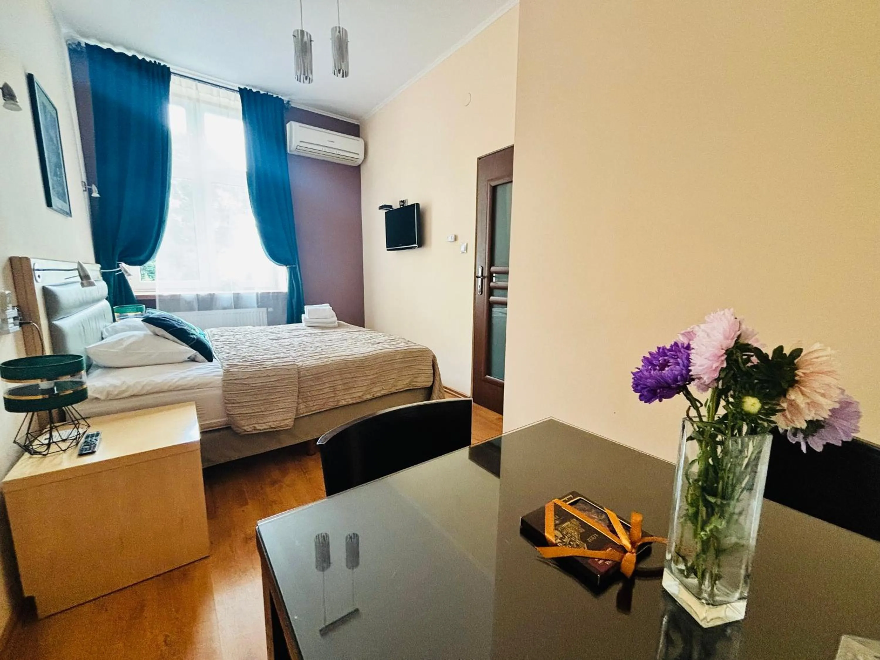 Bed in BedRooms Piotrkowska 64