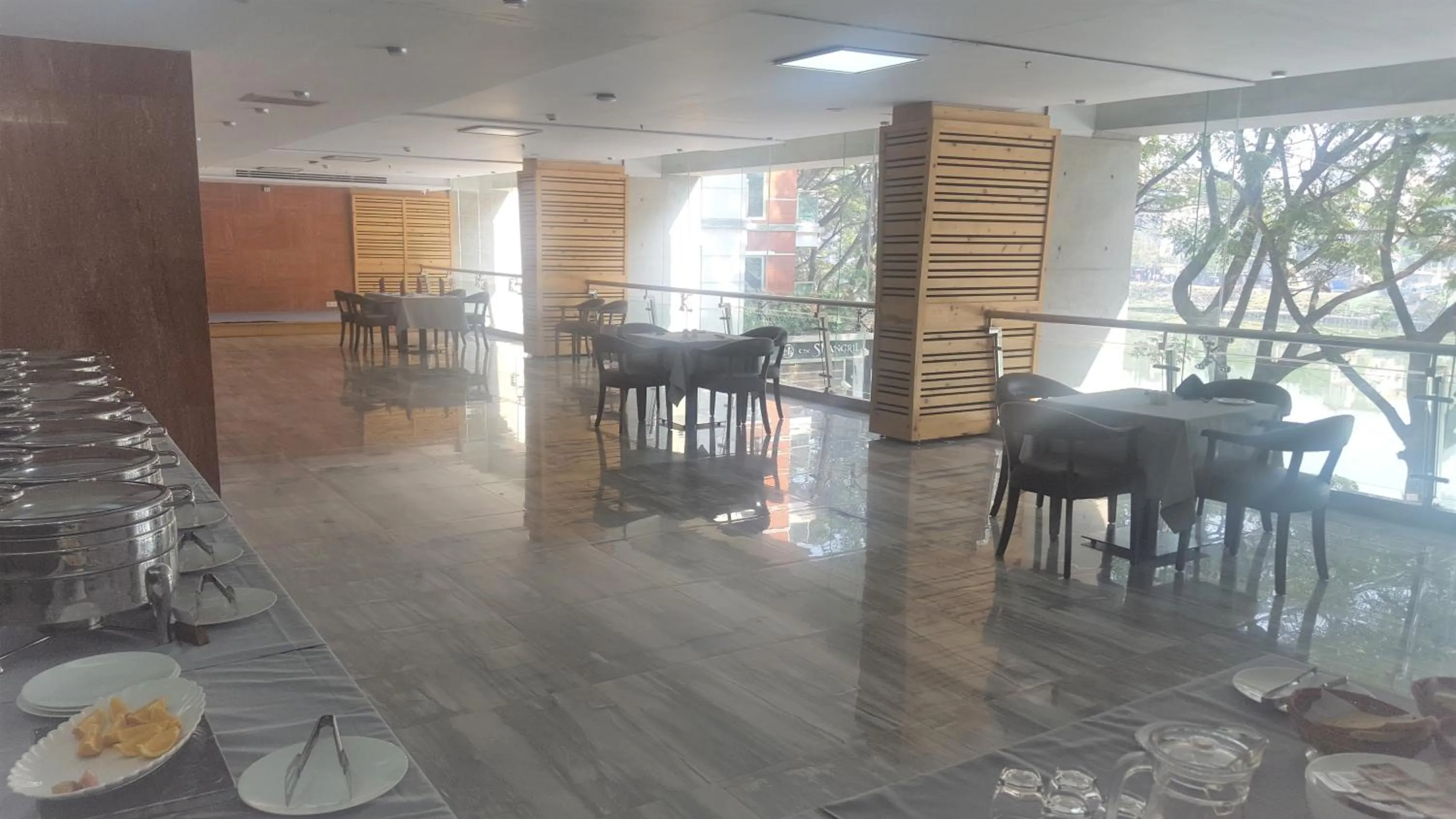 Restaurant/places to eat in Coventina Lake Suites