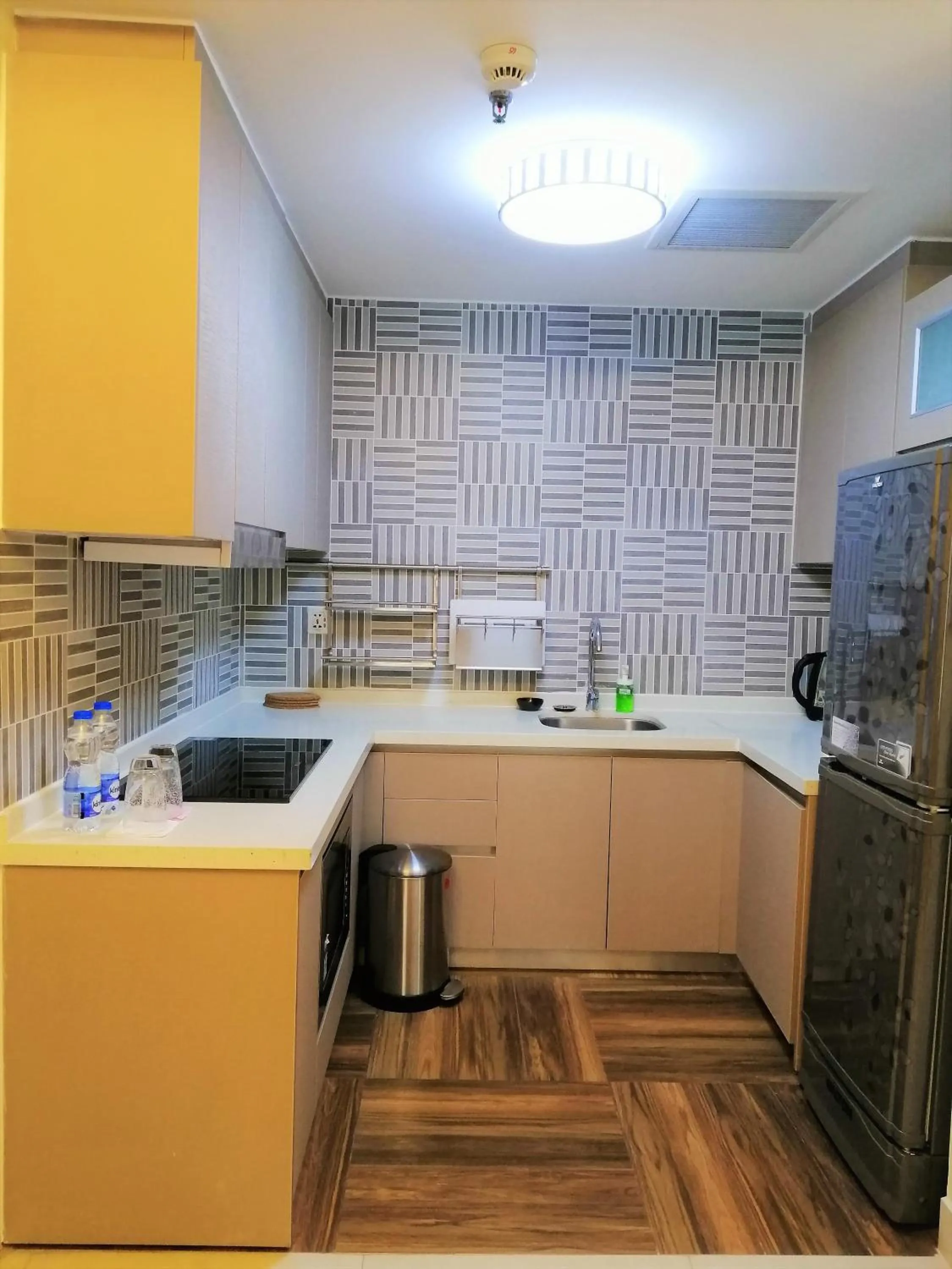 Kitchen or kitchenette in Coventina Lake Suites