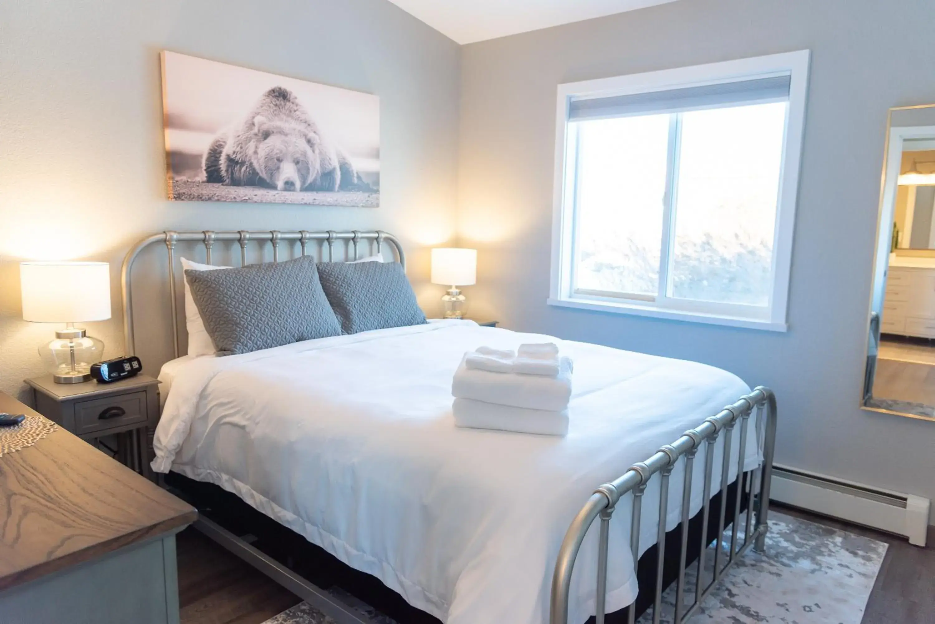 Bed in Colony Suites Bed in Colony Suites