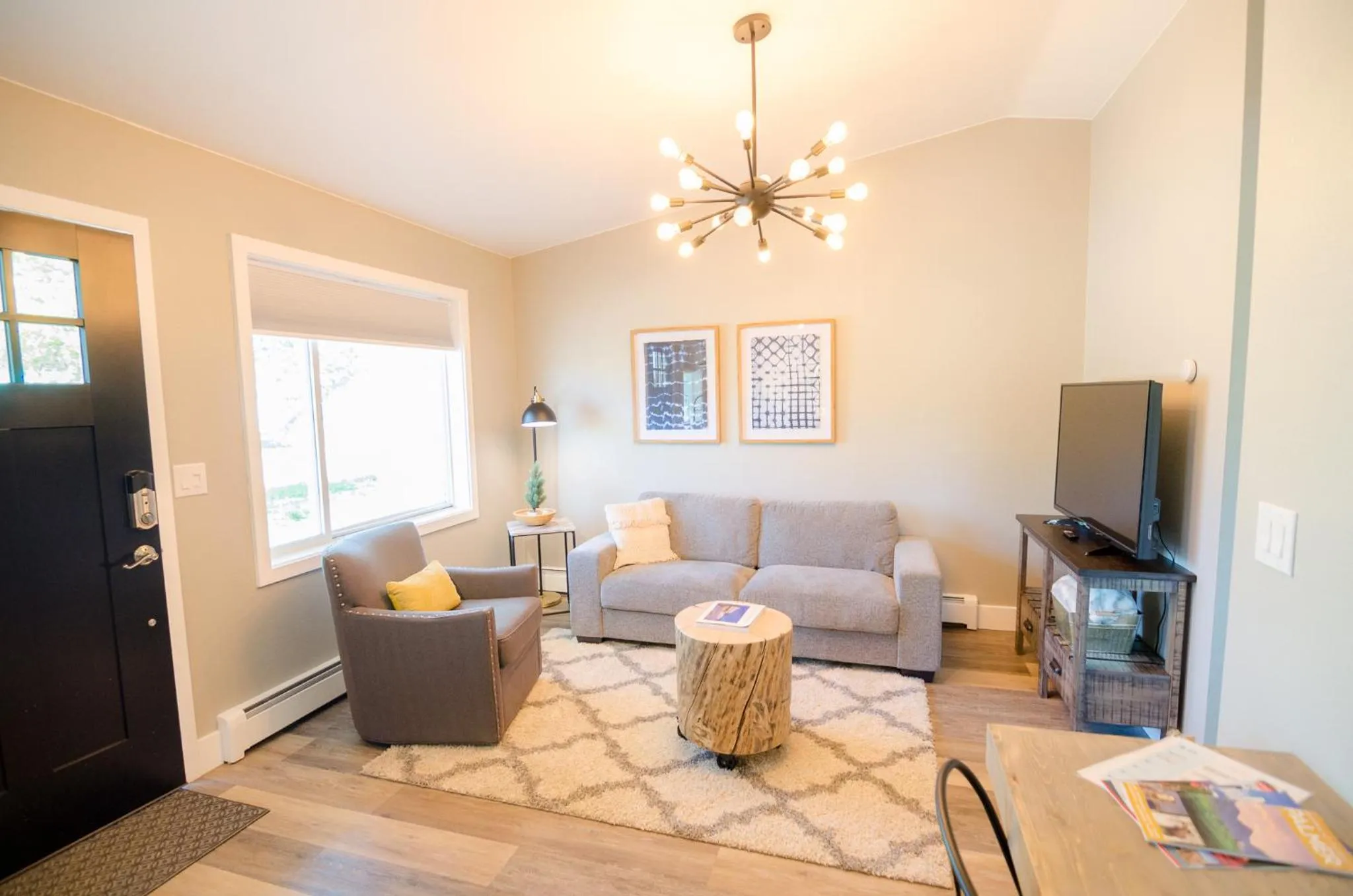 TV and multimedia in Colony Suites