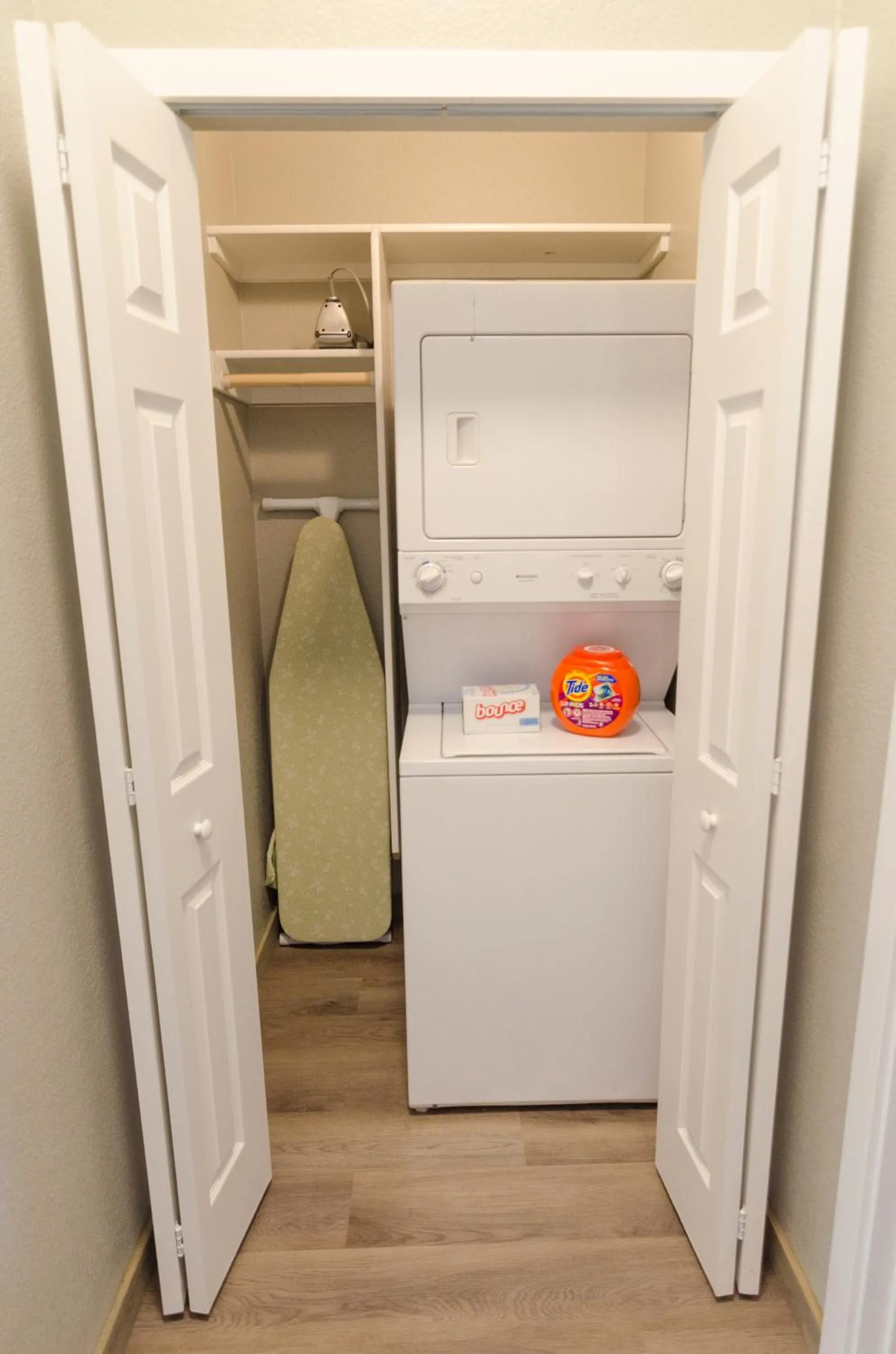 Area and facilities in Colony Suites