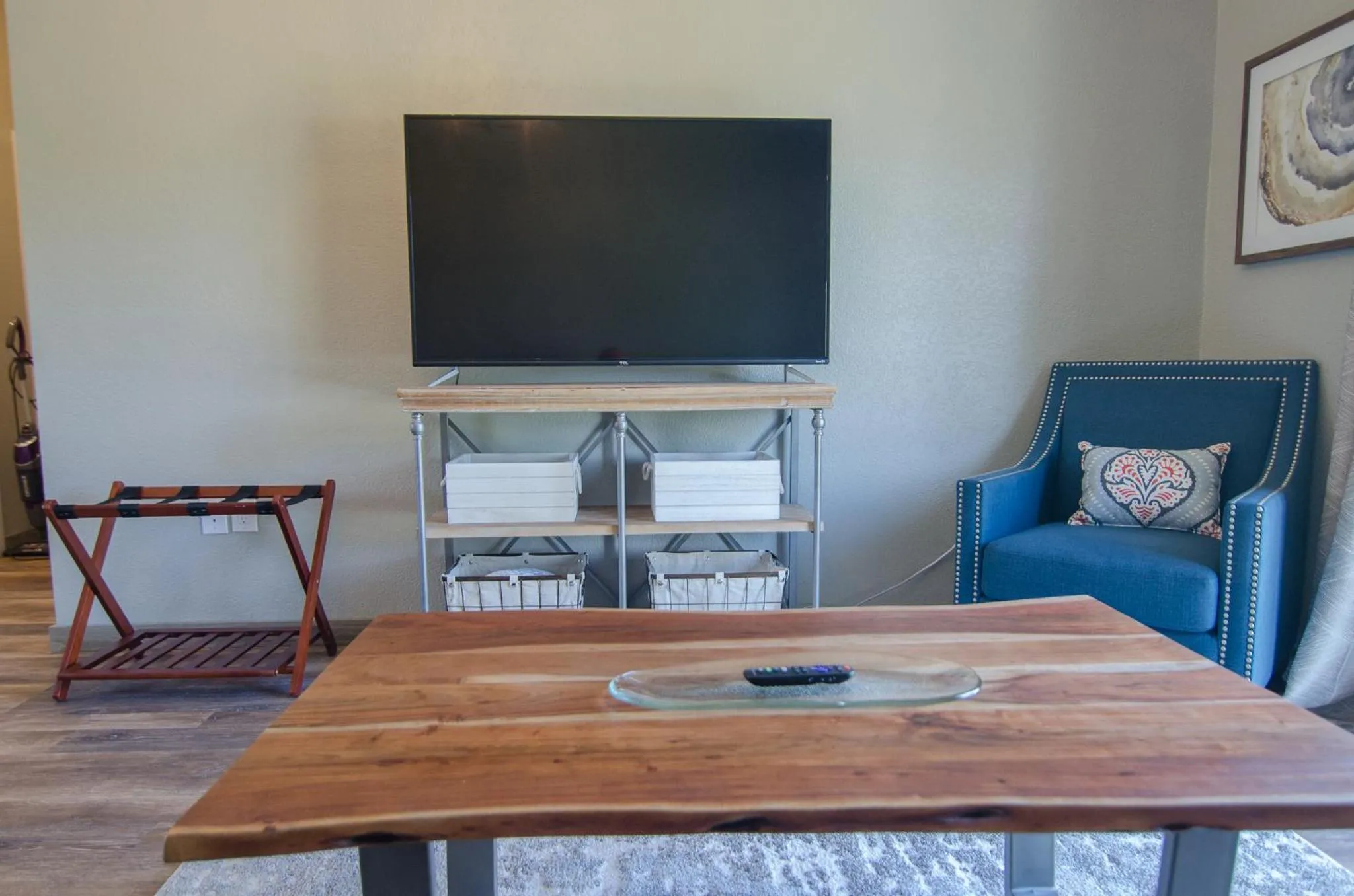 TV and multimedia in Colony Suites