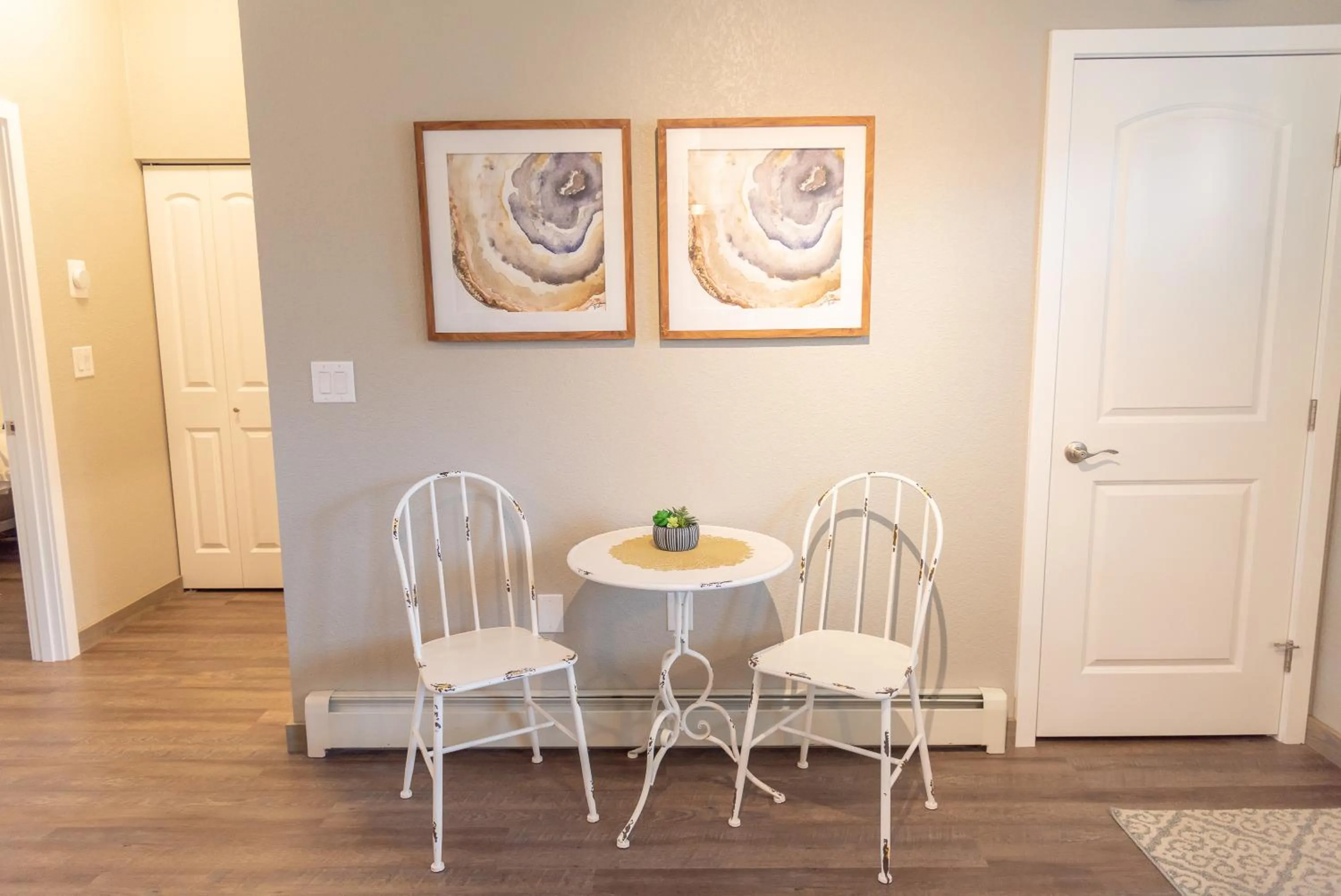 Seating area in Colony Suites
