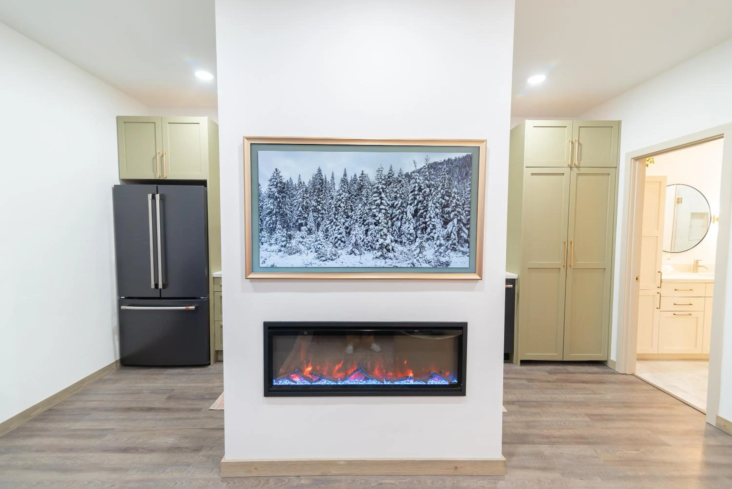 TV and multimedia in Colony Suites