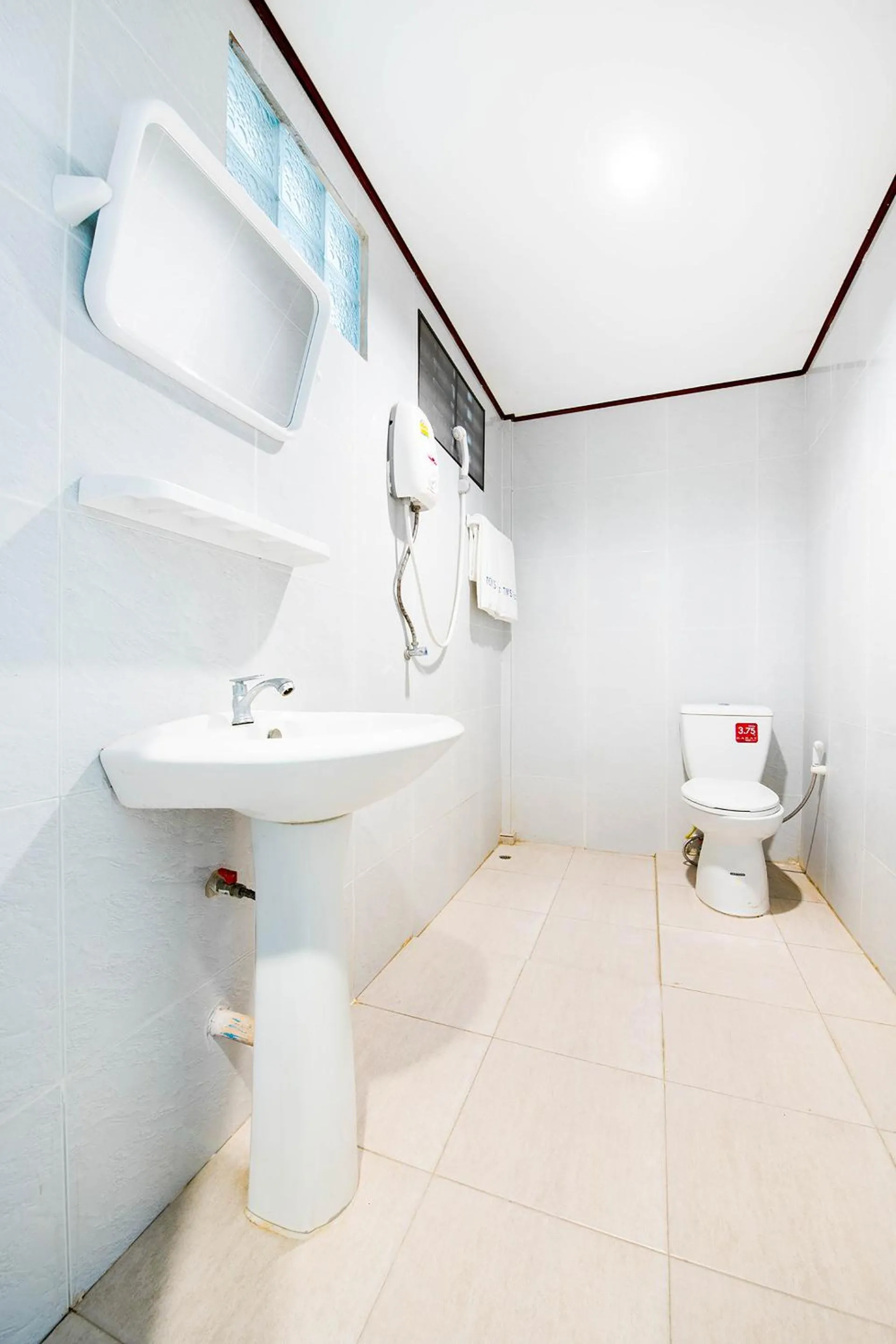 Bathroom in Tom Pizza Resort