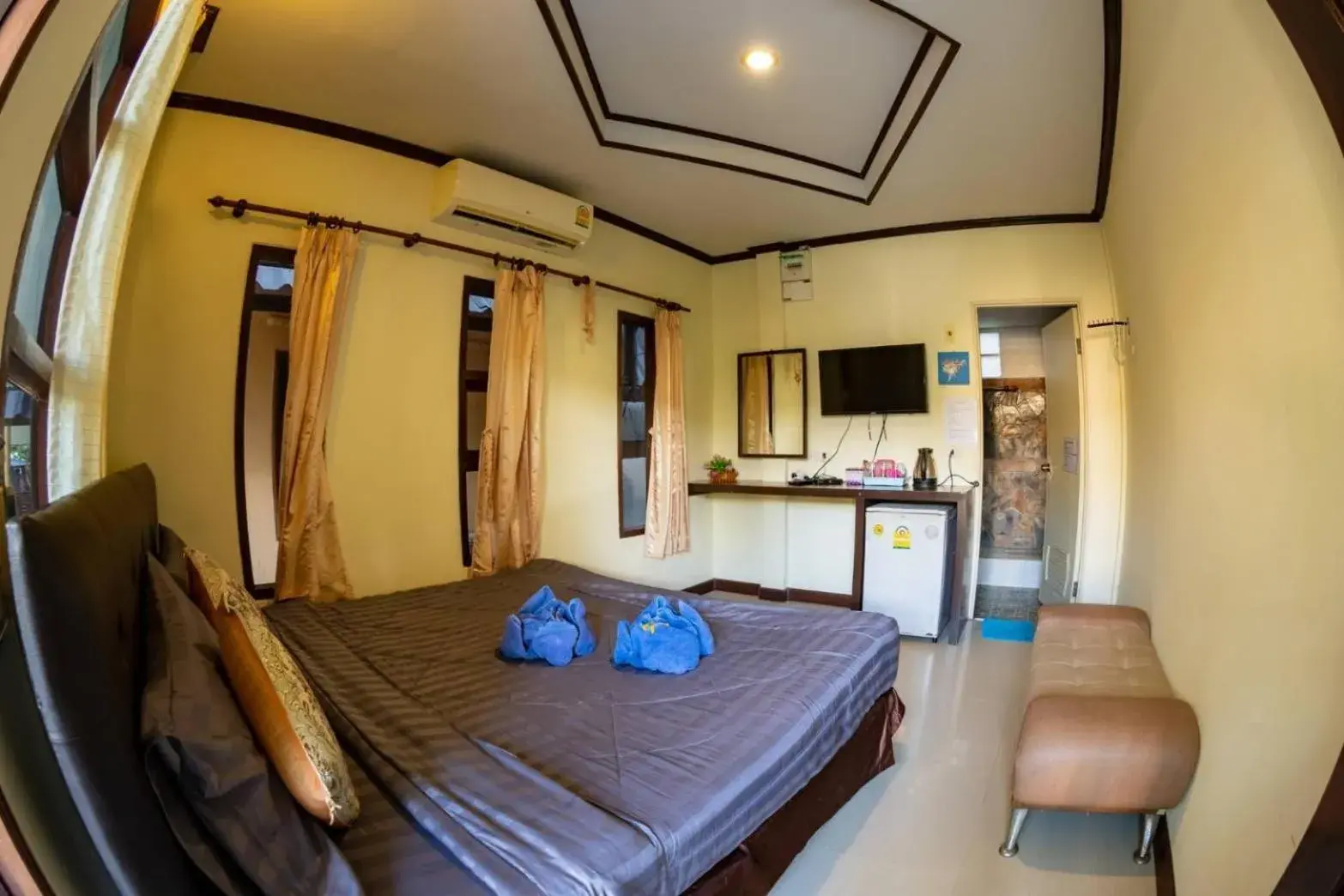 Bed in Tom Pizza Resort Bed in Tom Pizza Resort