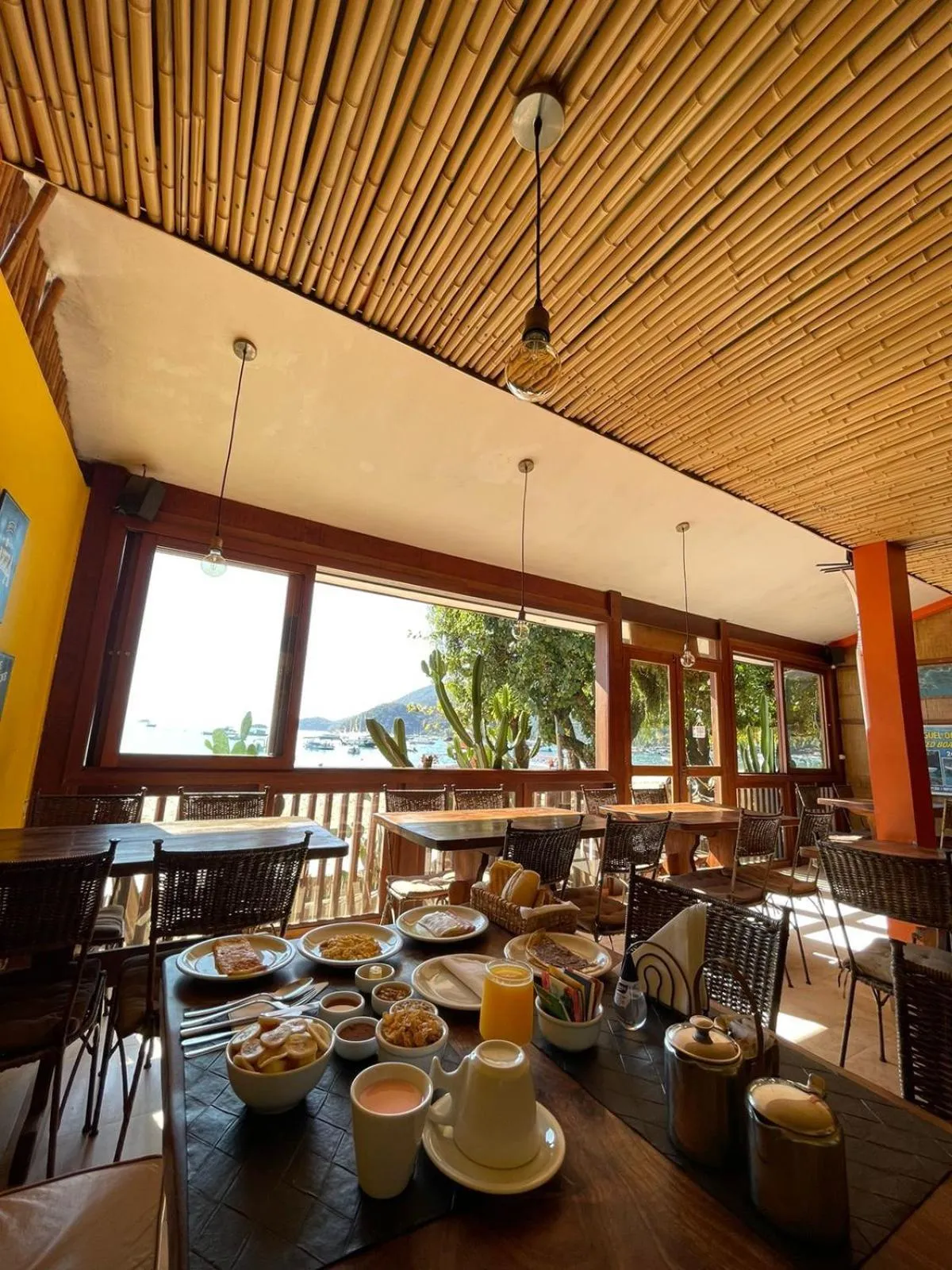Seating area in Pousada e Restaurante O Pescador