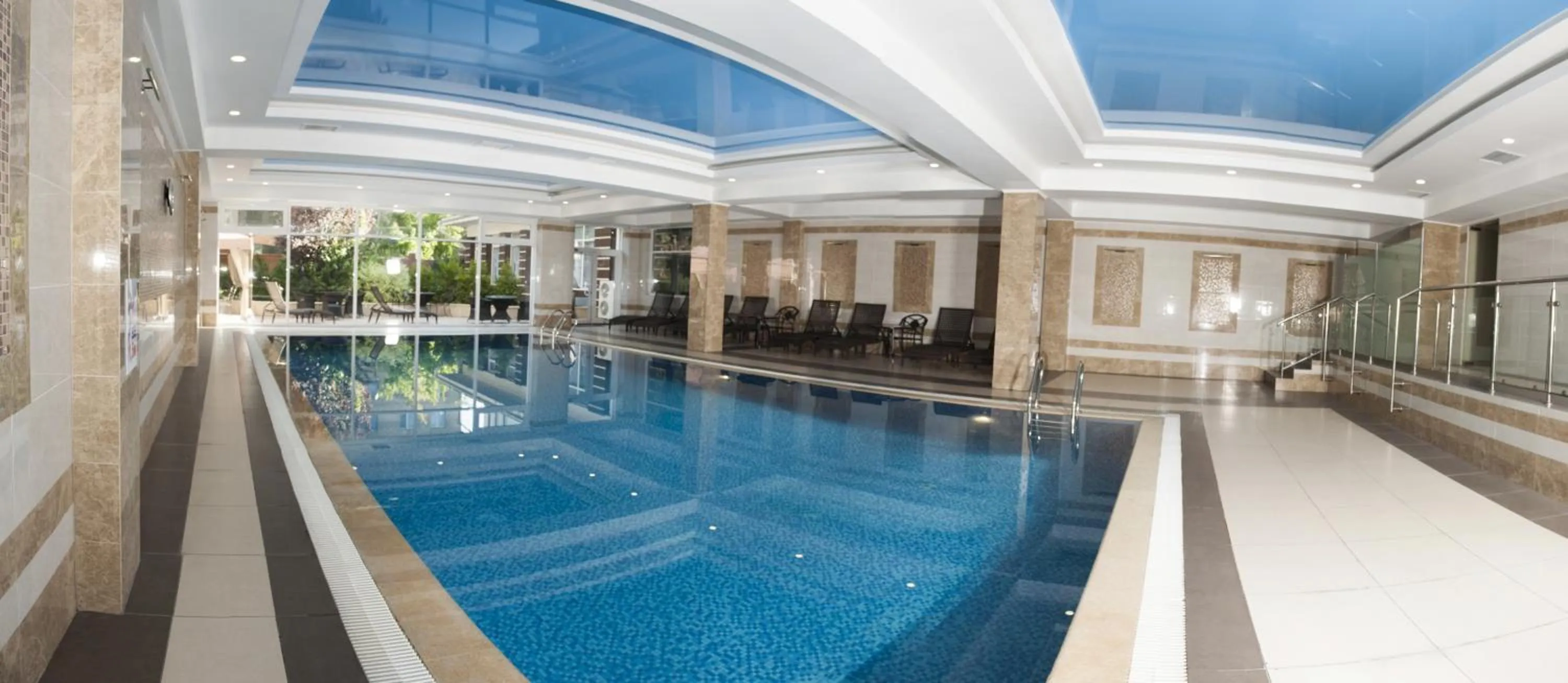 Swimming pool in Park Hotel Bishkek