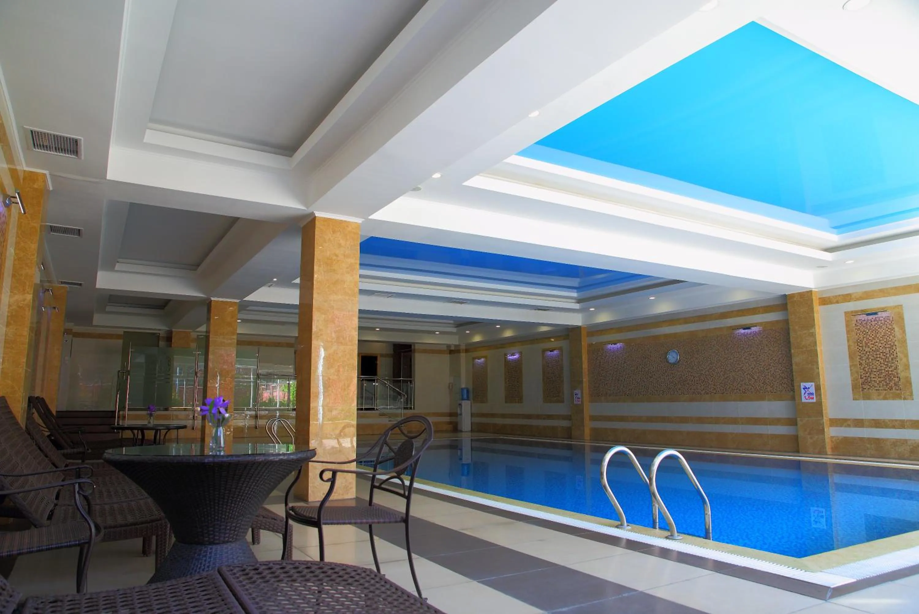Swimming pool in Park Hotel Bishkek