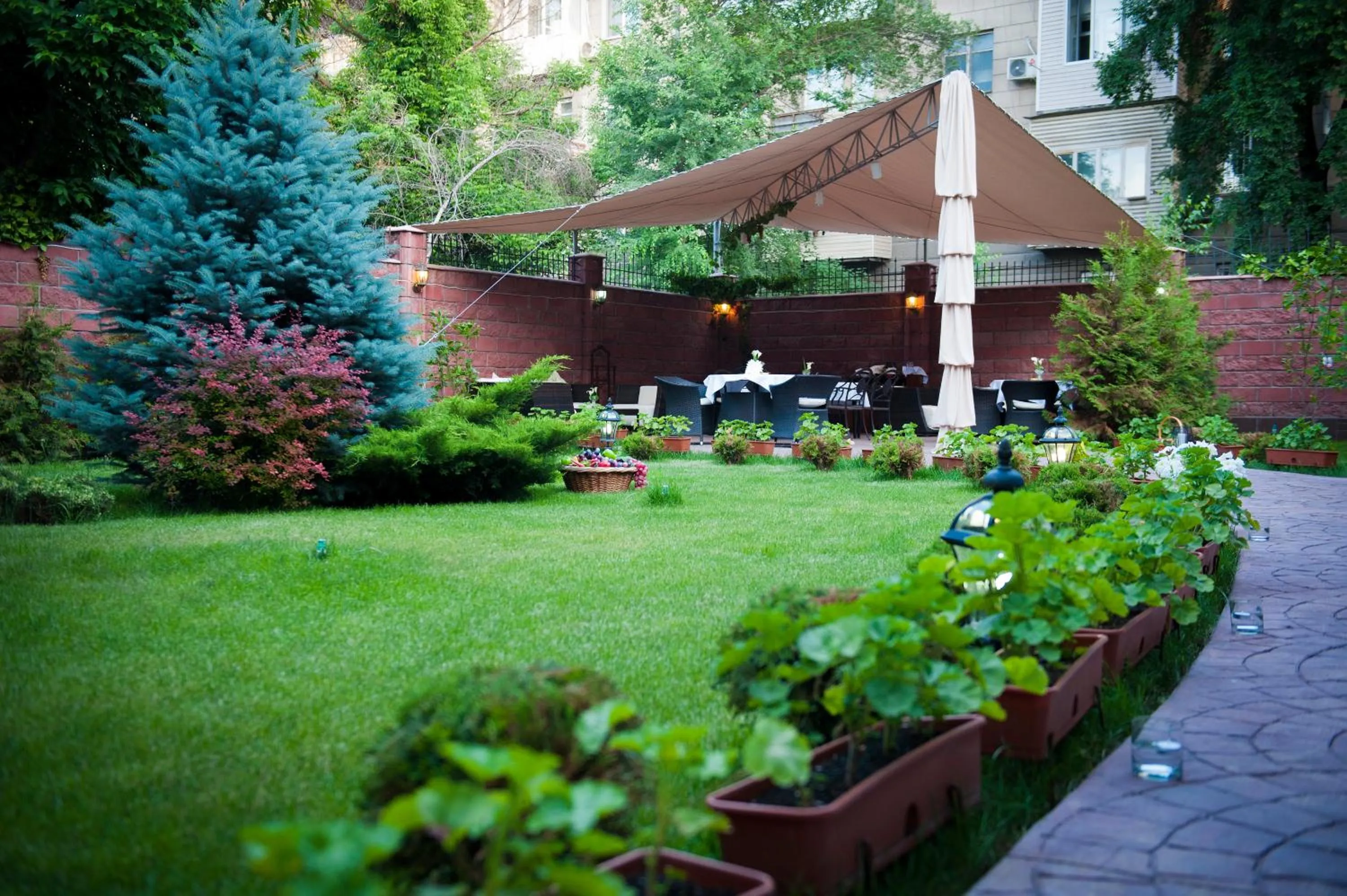 Garden in Park Hotel Bishkek