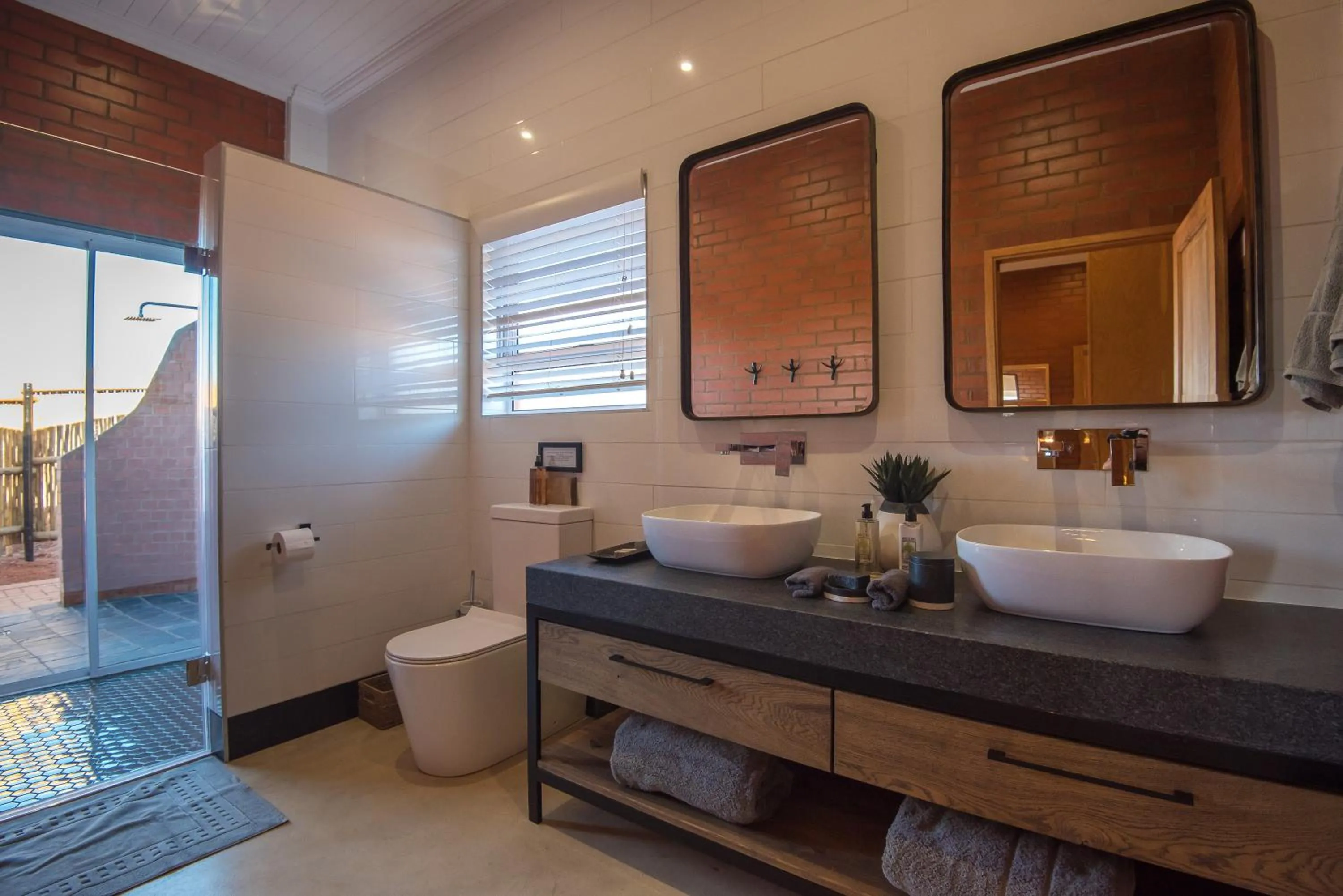 Shower in Rockfig Lodge Madikwe