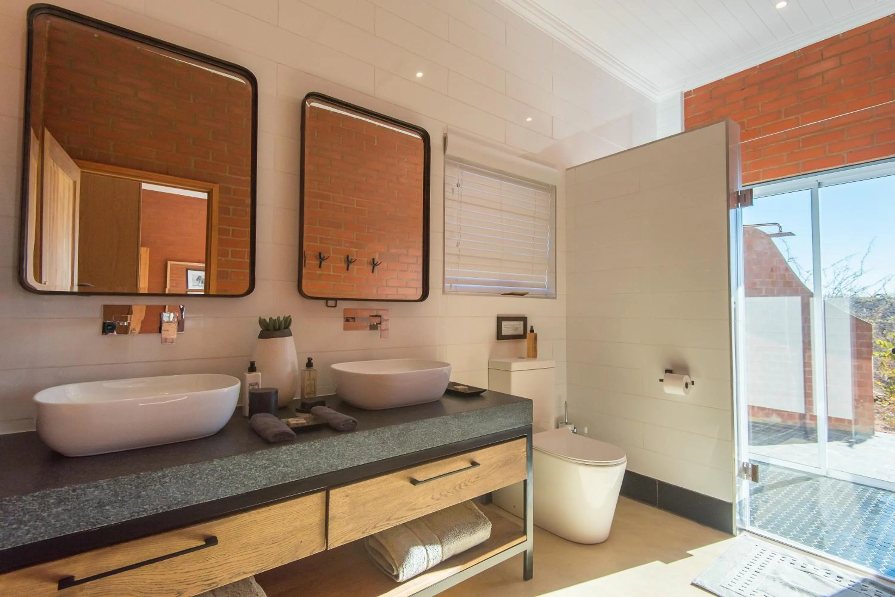 Shower in Rockfig Lodge Madikwe