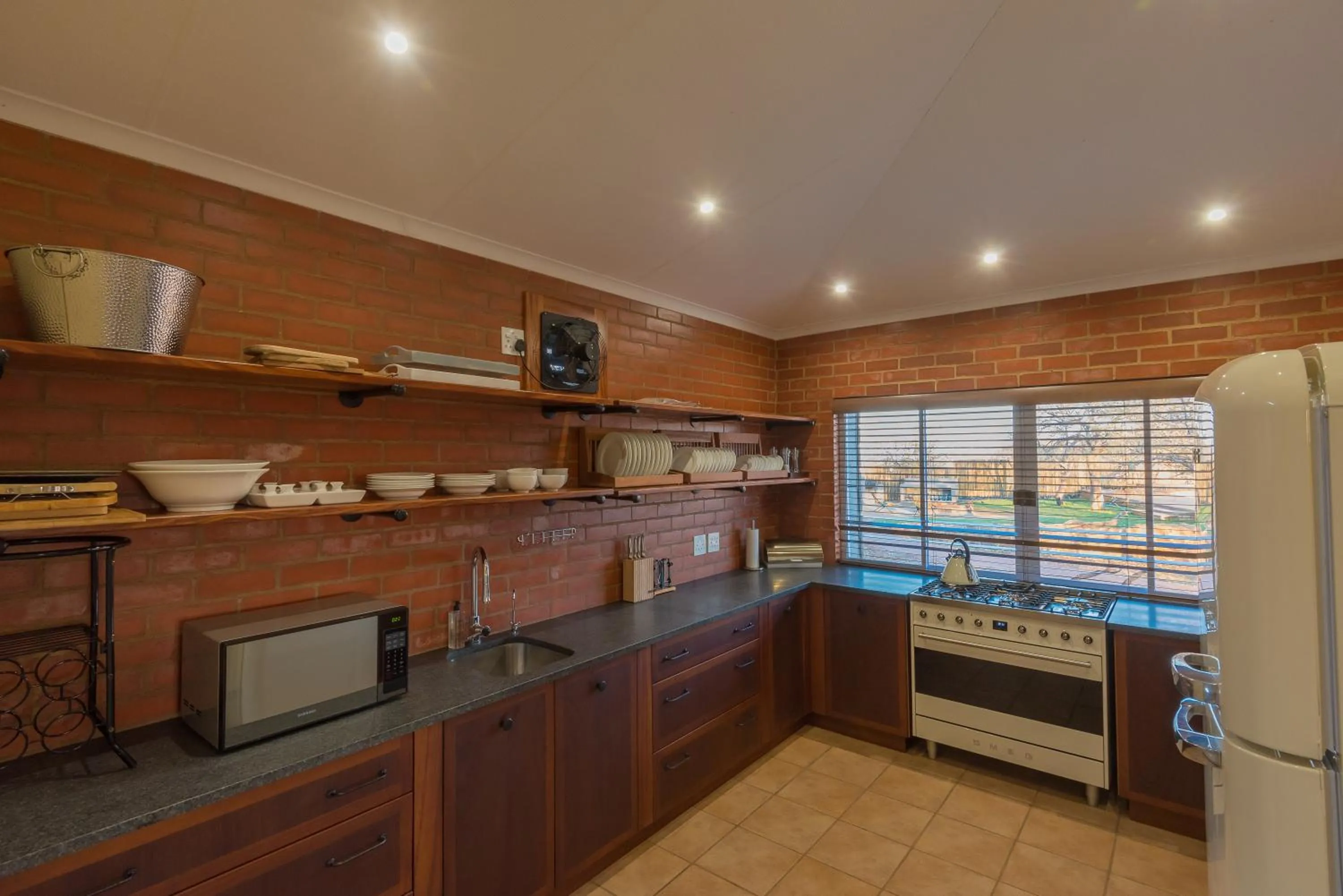 Kitchen or kitchenette in Rockfig Lodge Madikwe