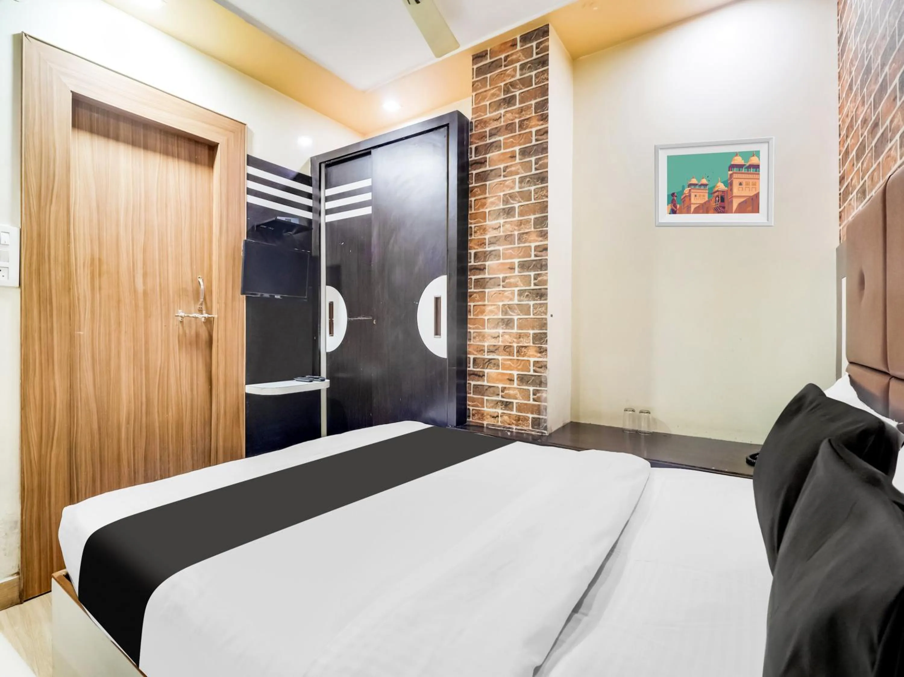 Bedroom in Hotel O Sharda