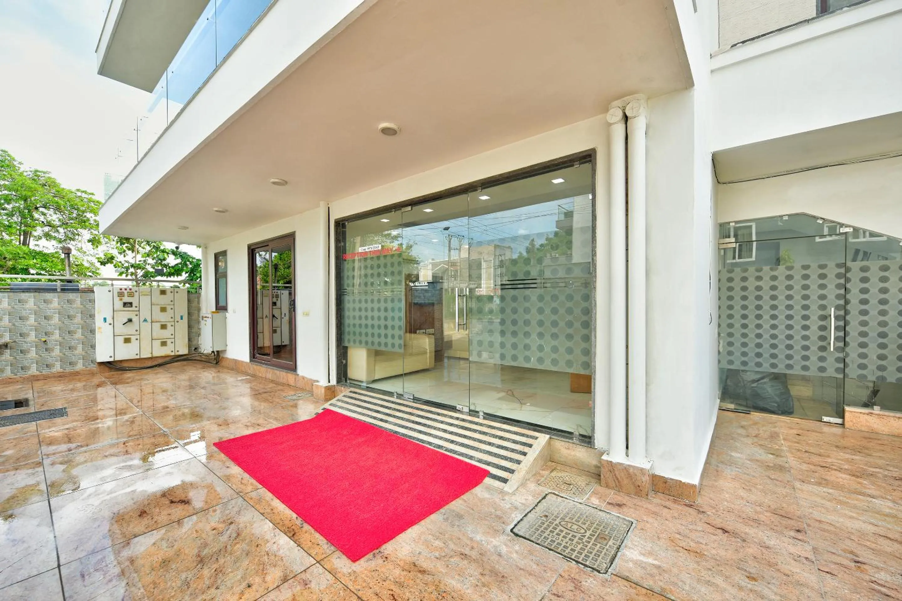 Property building in Hotel Leaf 9 Boutique, Near Golf Course Road and Galleria Market