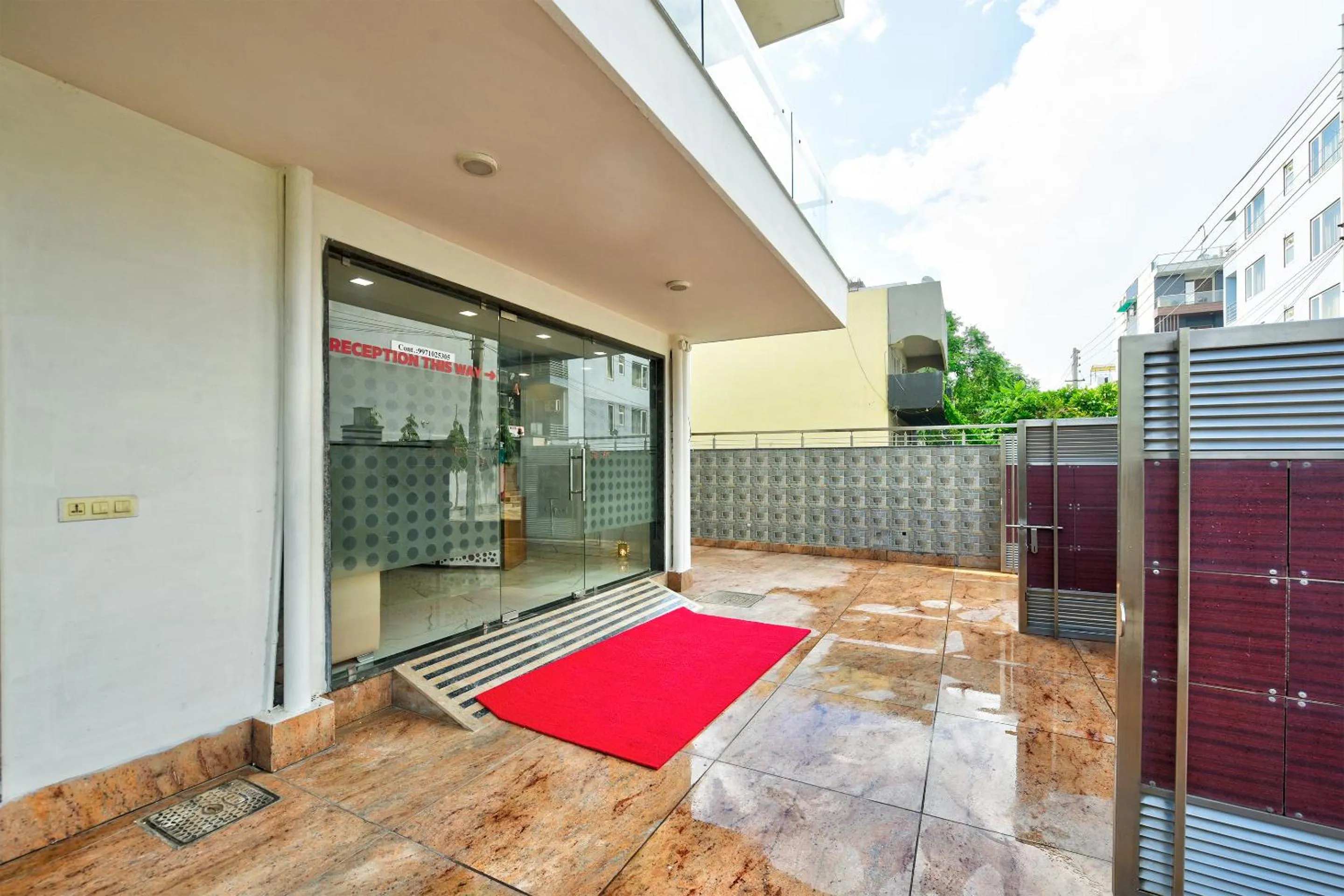 Facade/entrance in Hotel Leaf 9 Boutique, Near Golf Course Road and Galleria Market