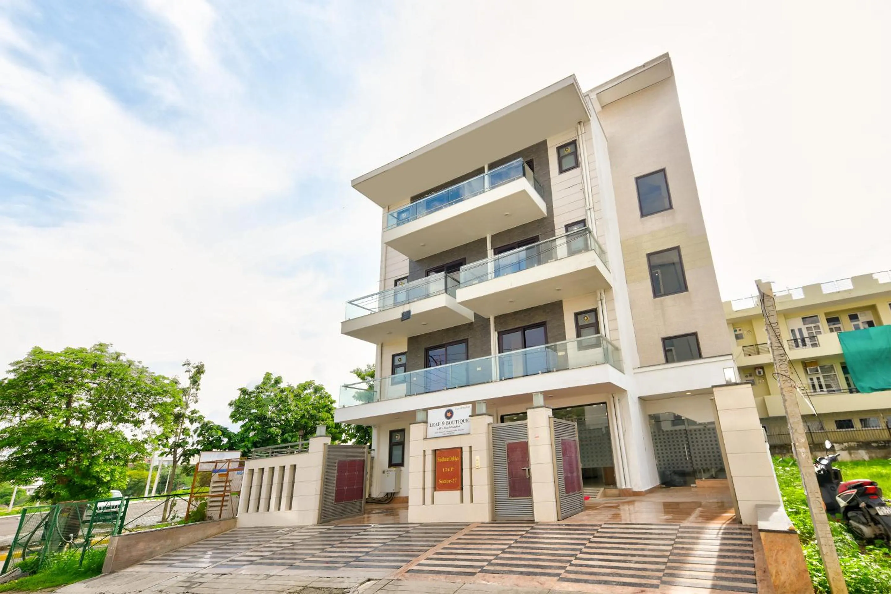 Property building in Hotel Leaf 9 Boutique, Near Golf Course Road and Galleria Market