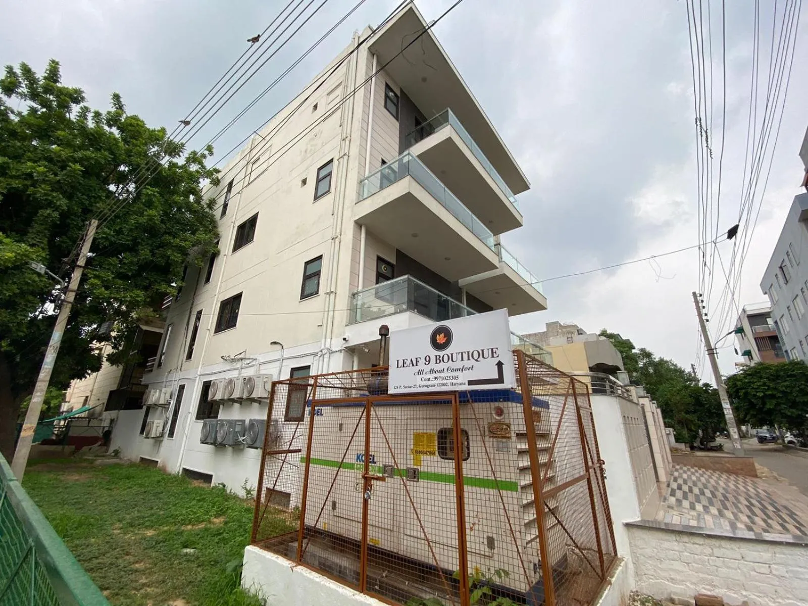 Property building in Hotel Leaf 9 Boutique, Near Golf Course Road and Galleria Market