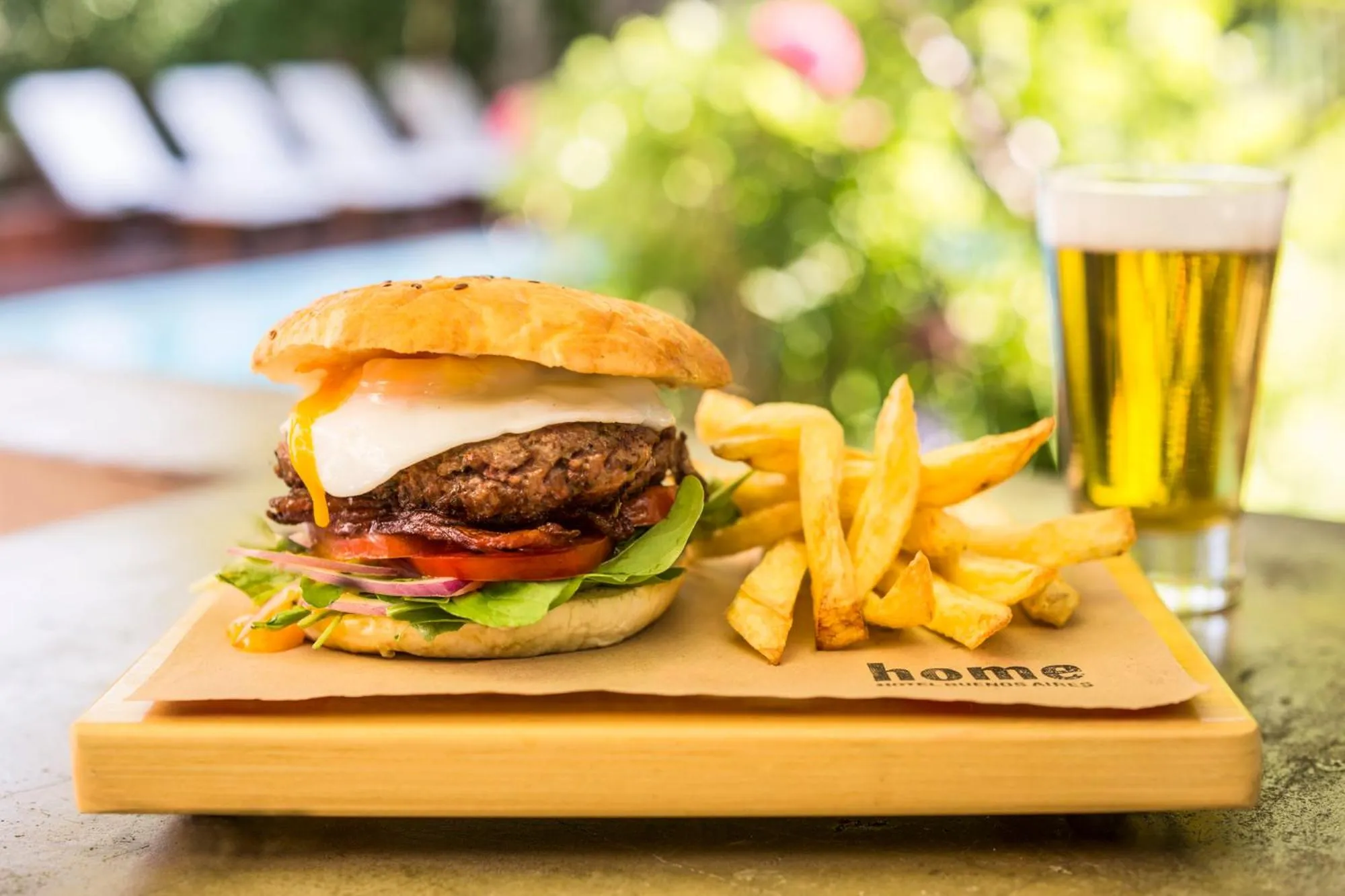 Restaurant/places to eat in Home Hotel