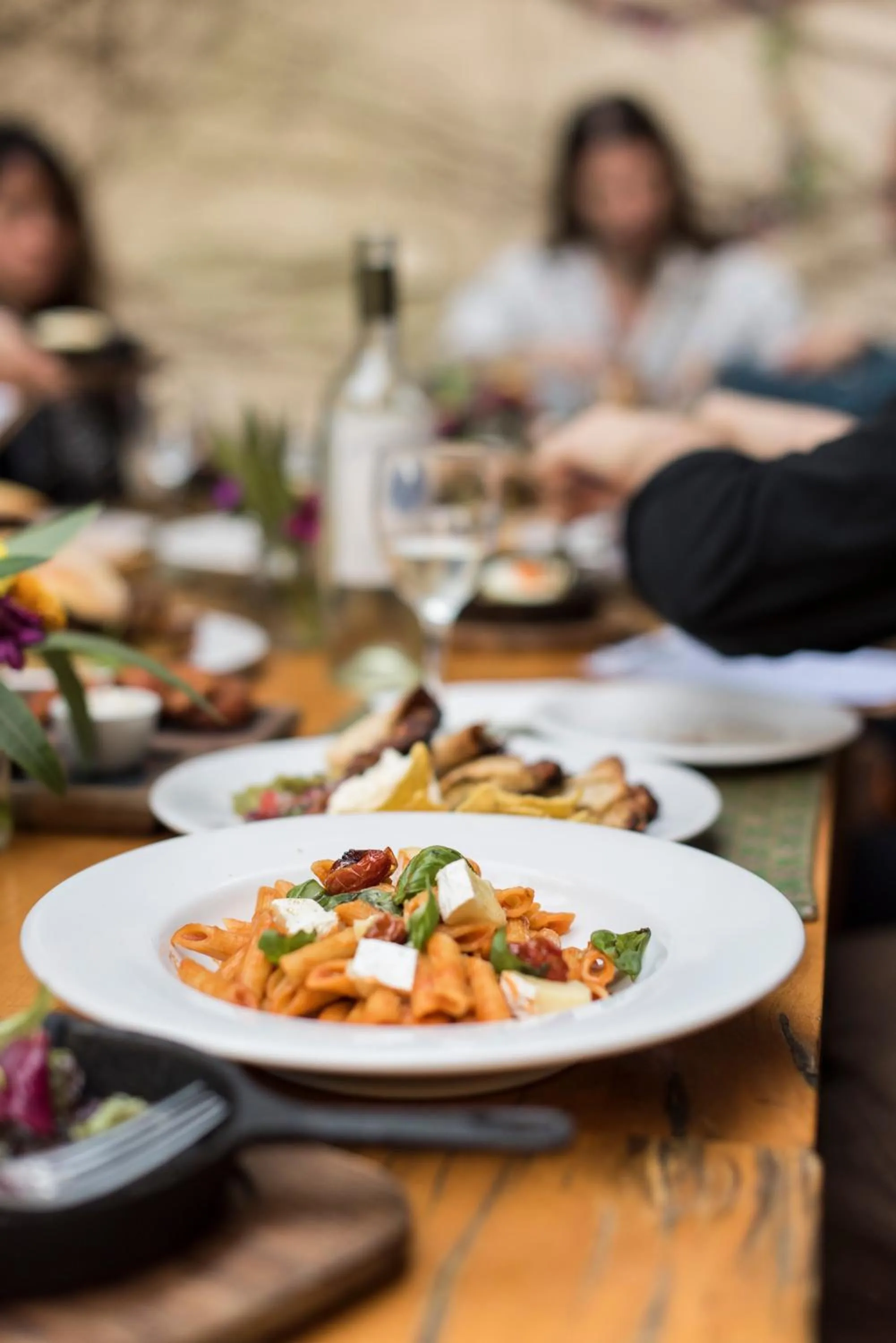 Restaurant/places to eat in Home Hotel