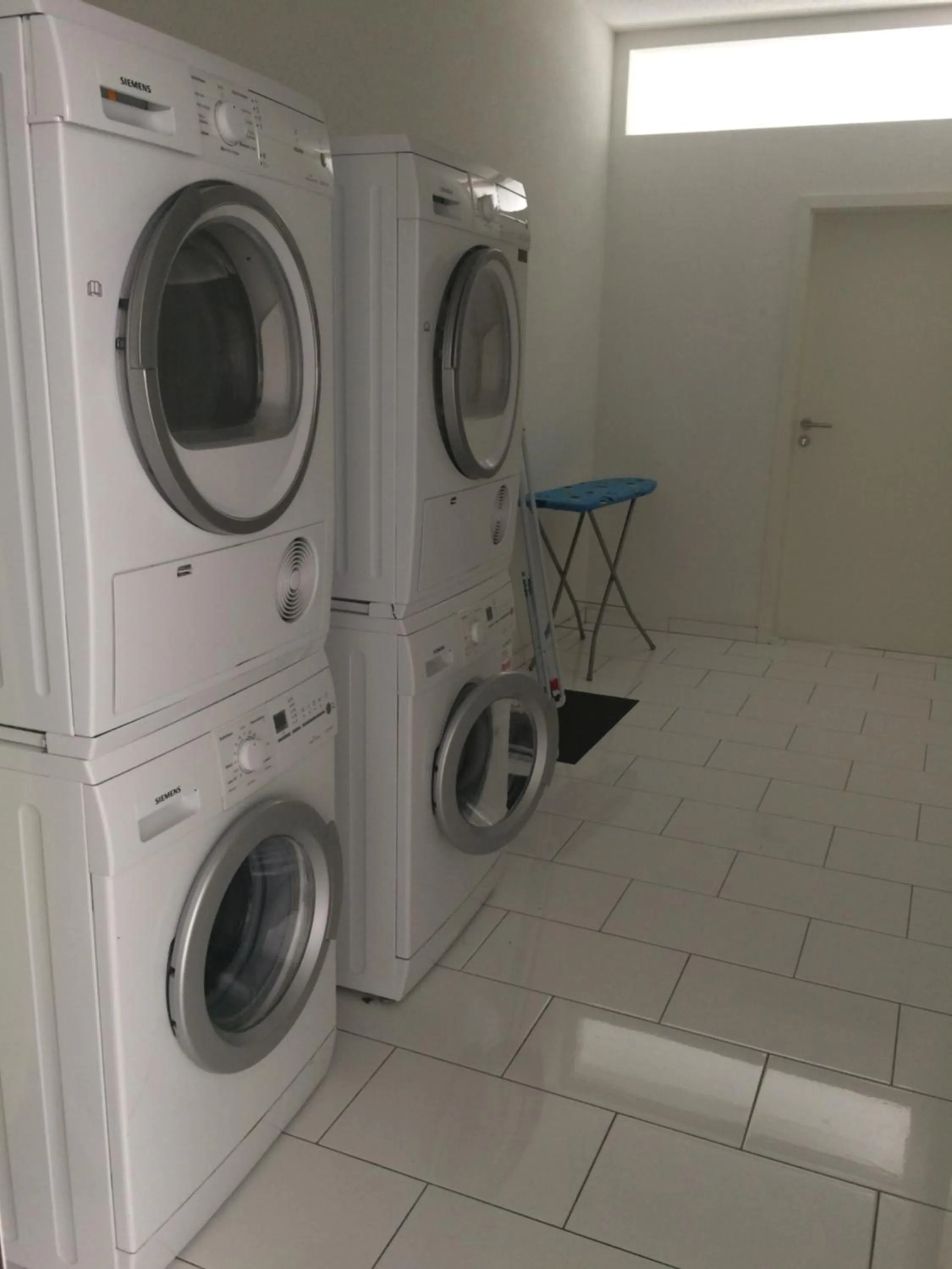 washing machine in Los Lorentes Residences Bulle