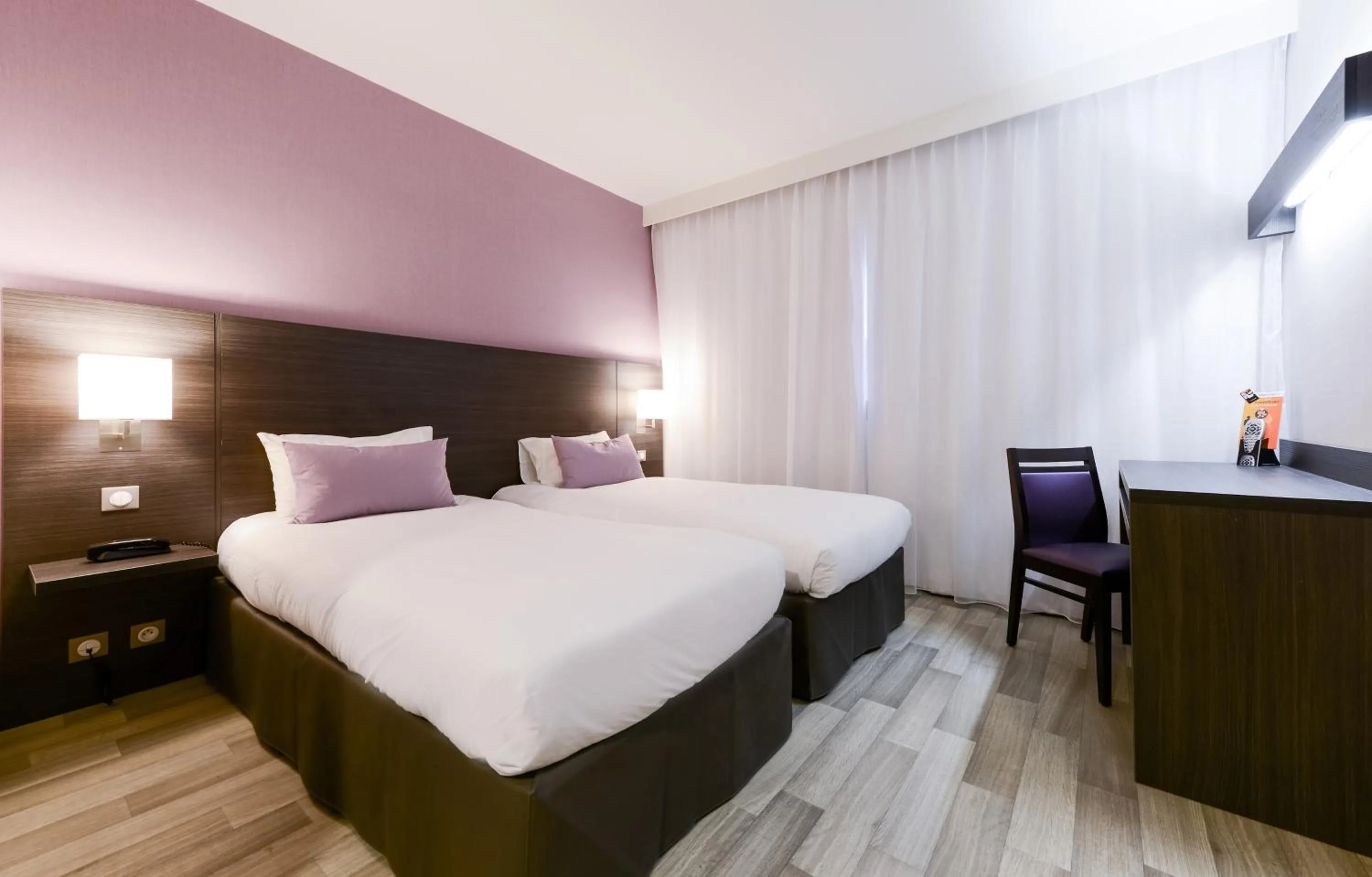 Twin Room in Hotel Eurocentre 3* Toulouse Nord