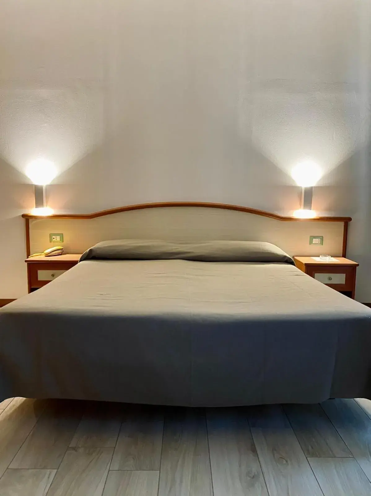 Bedroom, Bed in Hotel degli Amici Bedroom, Bed in Hotel degli Amici