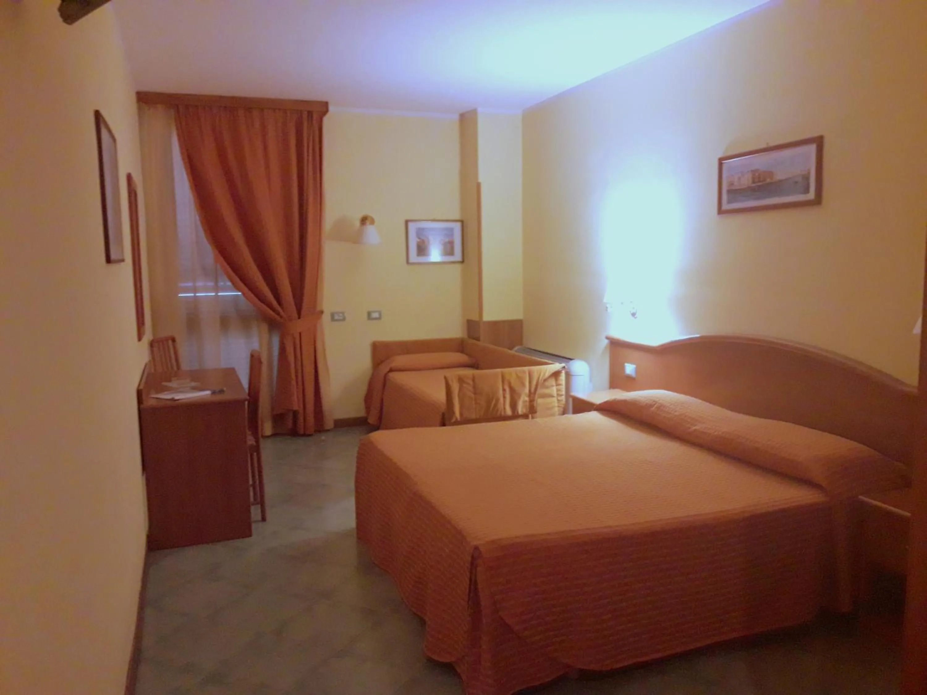 Bed in Hotel degli Amici