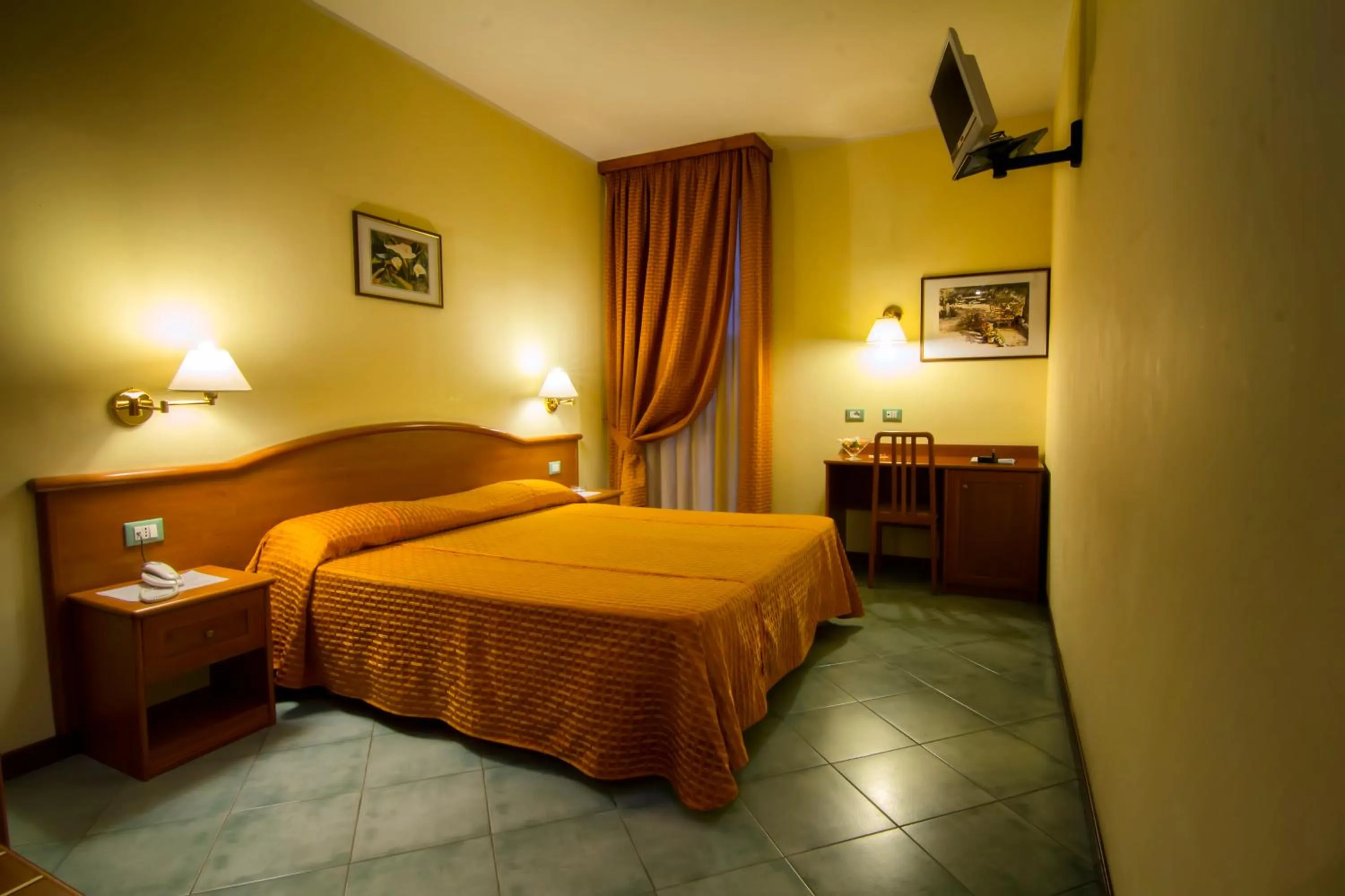 Bedroom, Bed in Hotel degli Amici