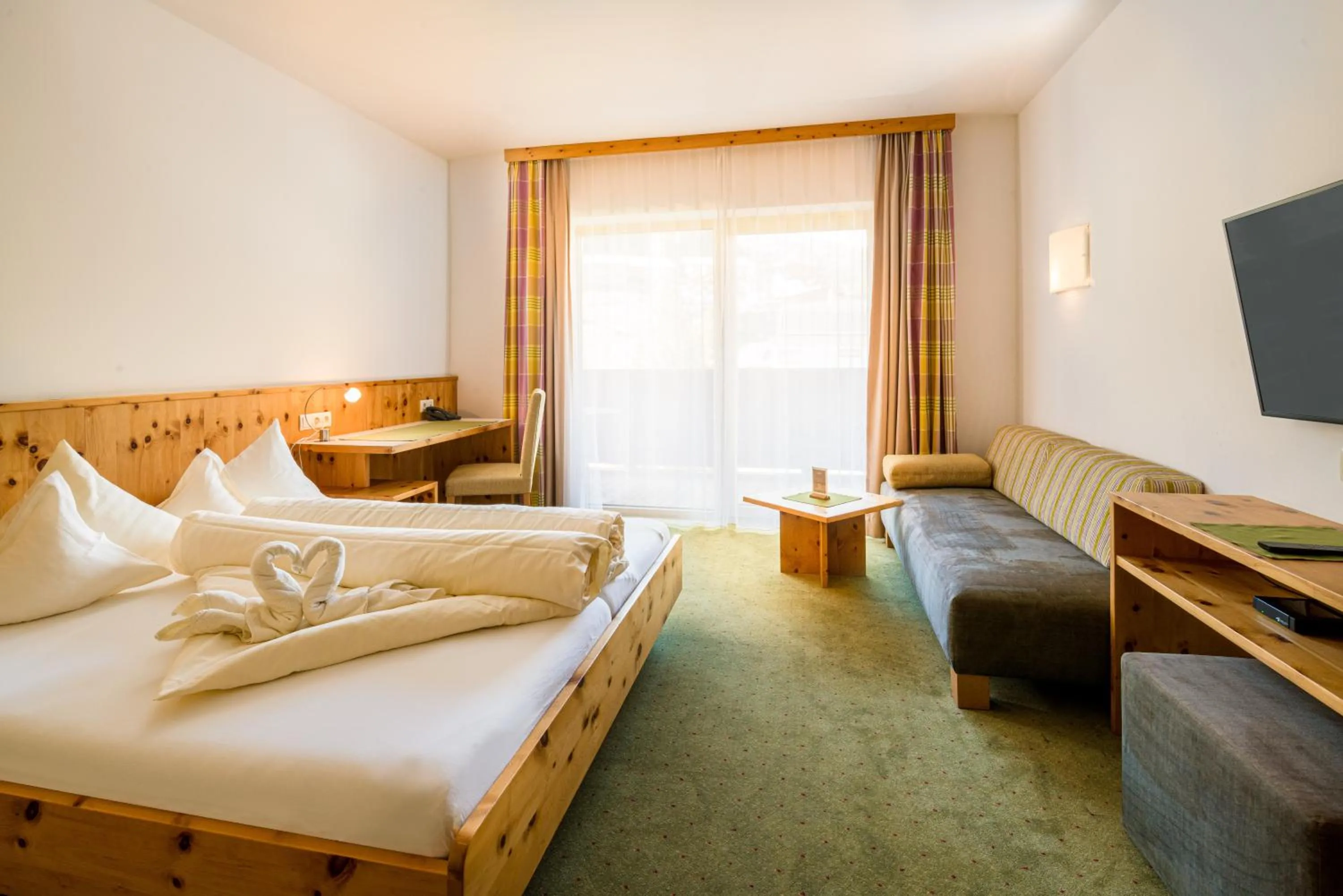 Photo of the whole room, Bed in Hotel Mathiesn